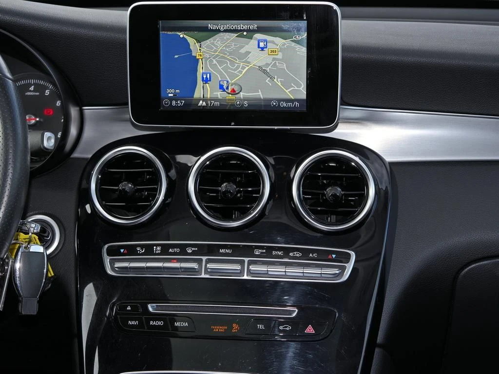 Mercedes-Benz-GLC 250-image-10