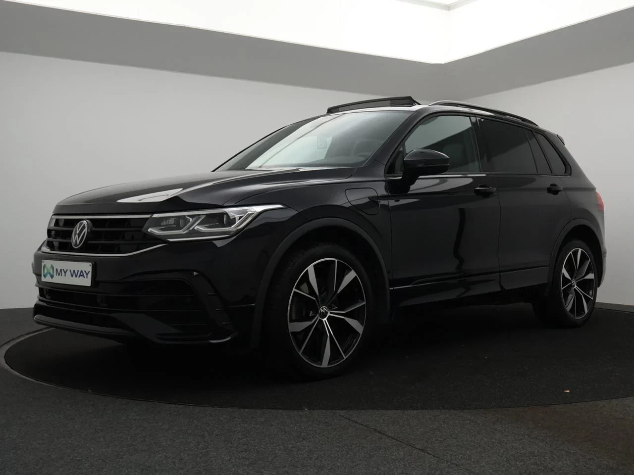 Volkswagen-Tiguan-image-0