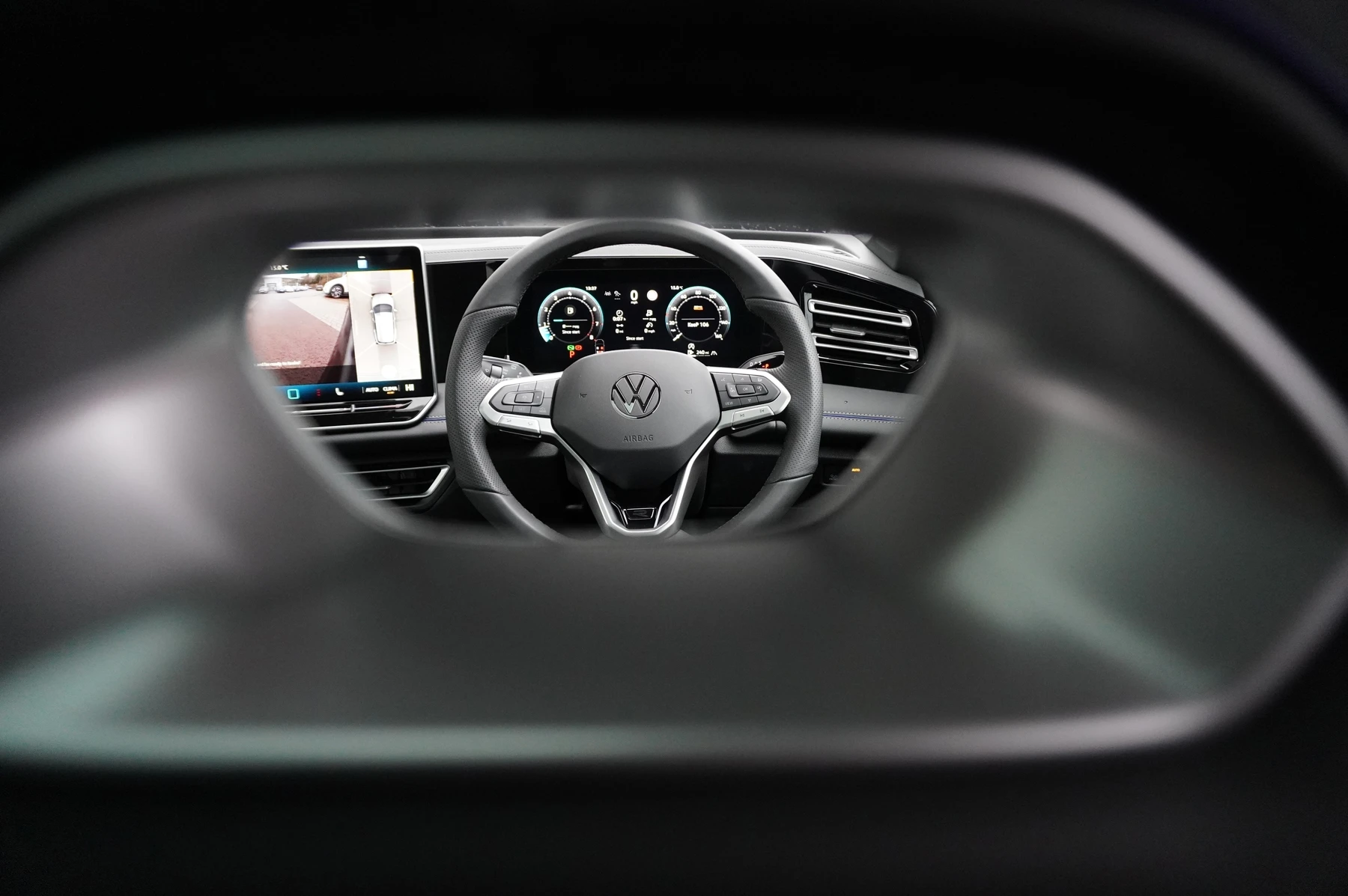 Volkswagen-Tiguan-image-23