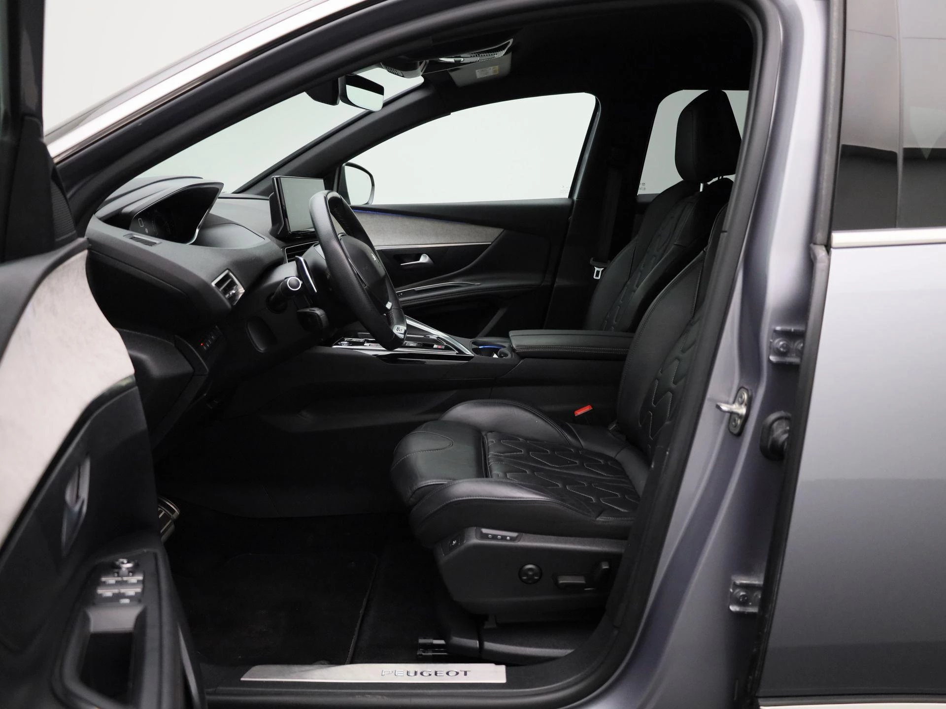 Peugeot 3008 1.6 HYBRID4 300 e-Auto8 GT