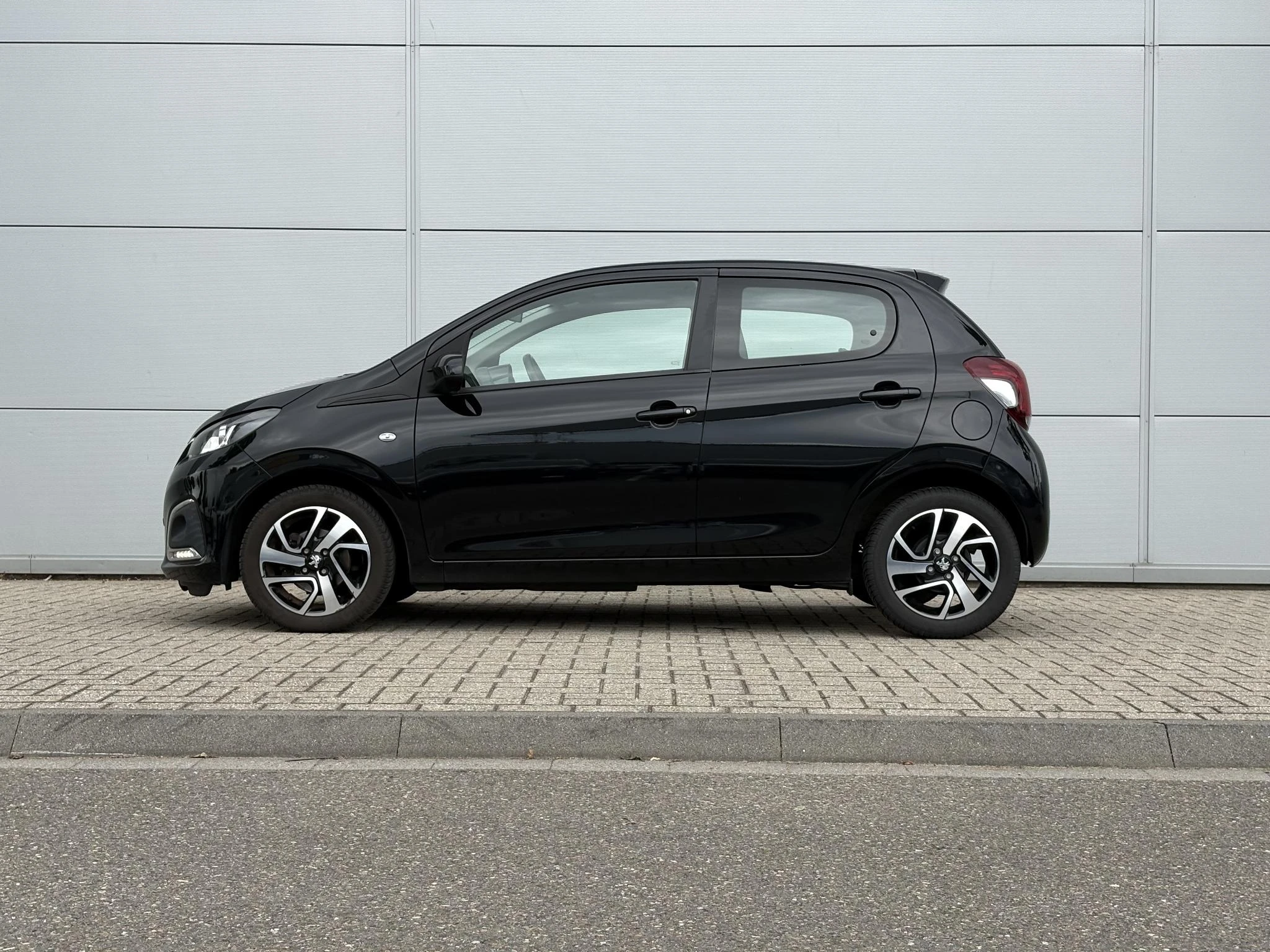 Peugeot-108-image-2