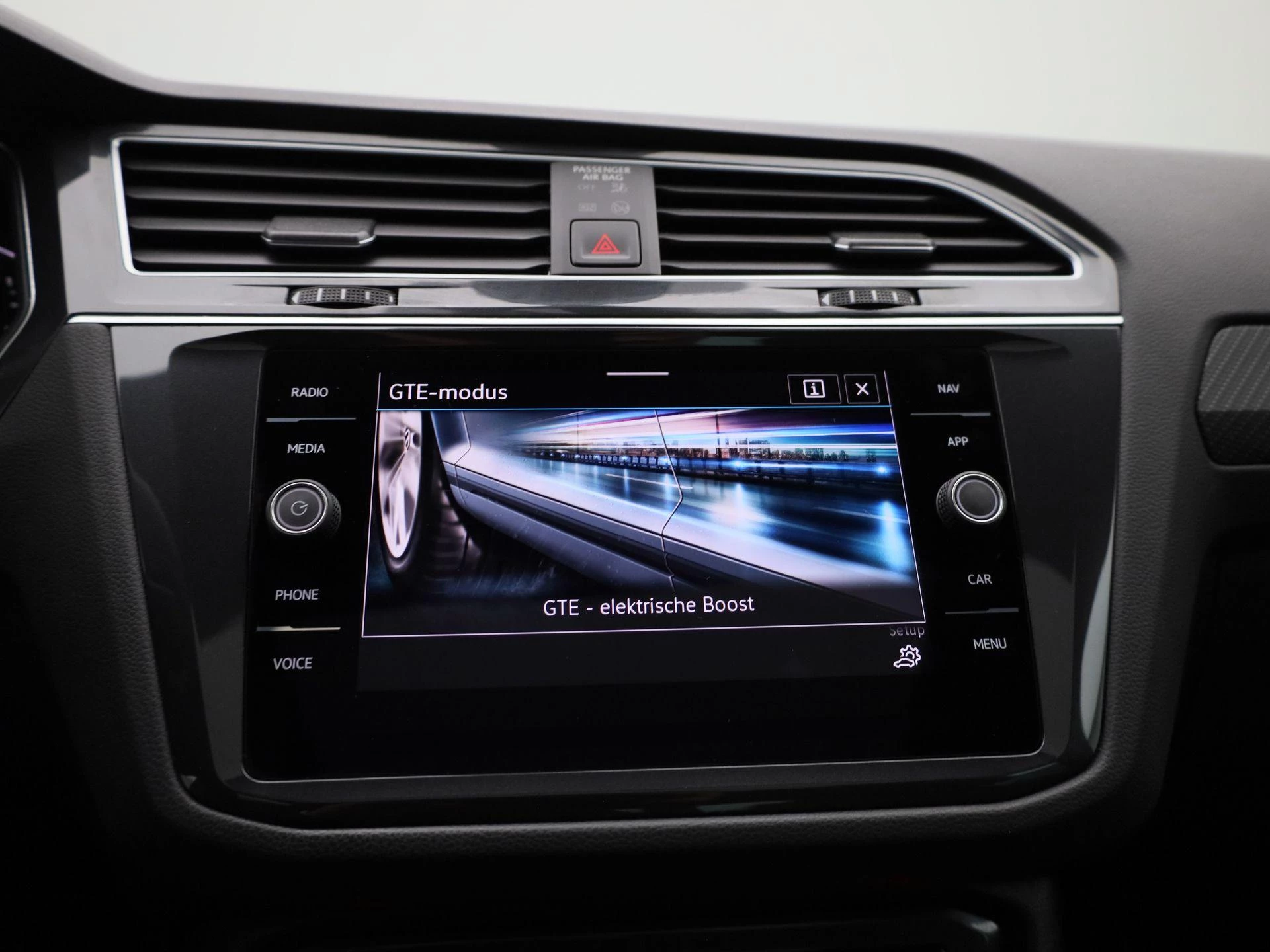 Volkswagen-Tiguan-image-29