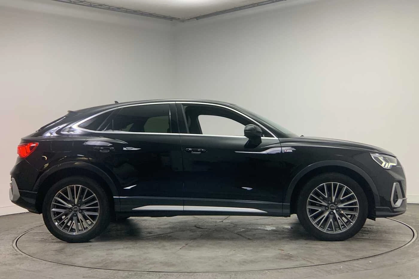 Audi-Q3-image-3
