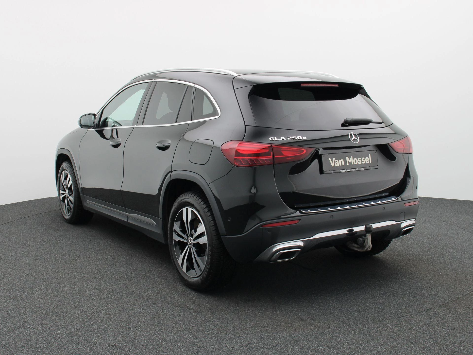 Mercedes-Benz GLA 250 e Business Line + TREKHAAK + CARPLAY + LED + CAMERA +