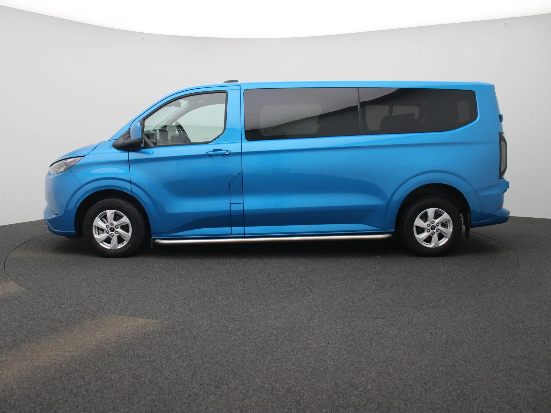 Ford-Transit Custom-image-3