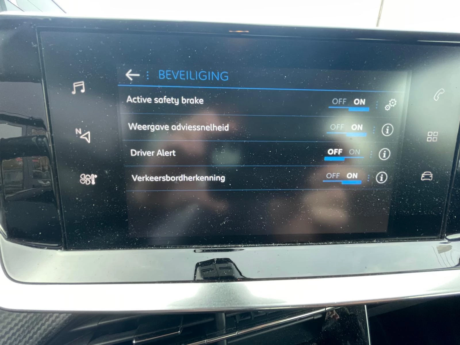 Peugeot 208 1.2 PureTech 100 MAN6 S&S €6.3 Active