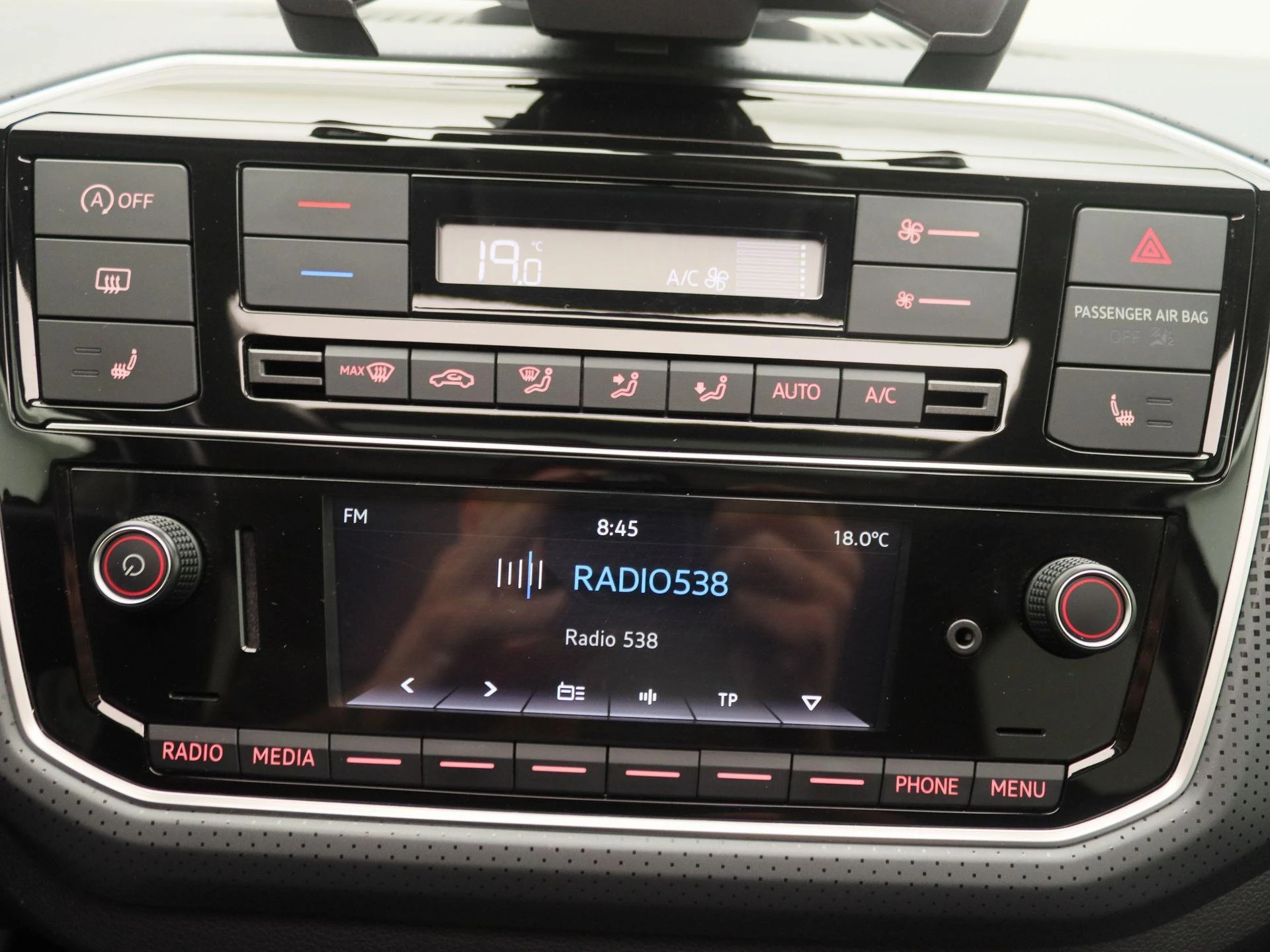 Volkswagen-up!-image-8