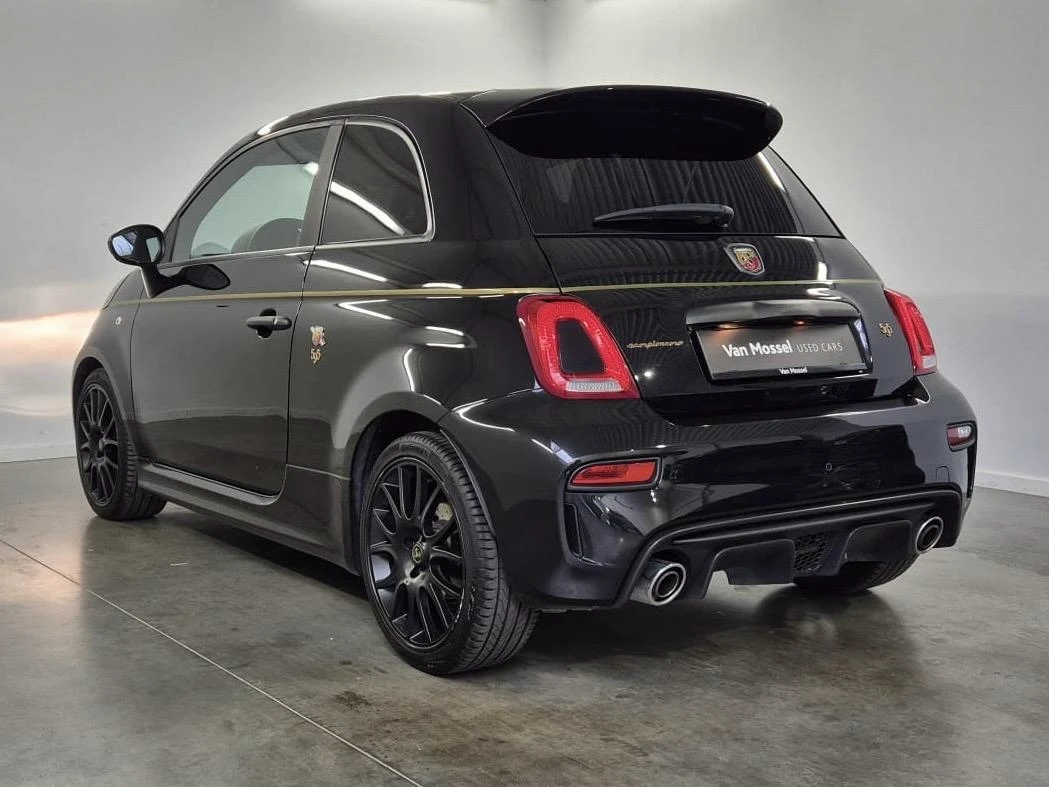 Abarth-595-image-3