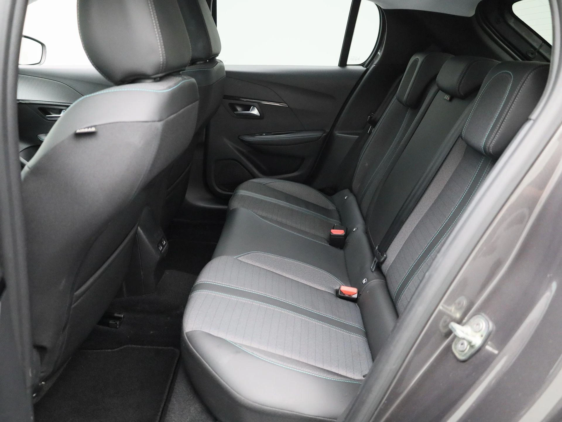 Peugeot-208-image-10