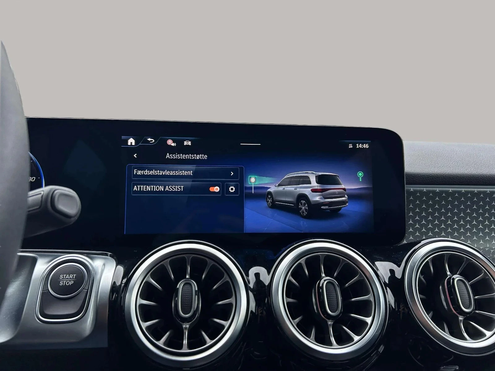 Mercedes-Benz-EQB-image-20