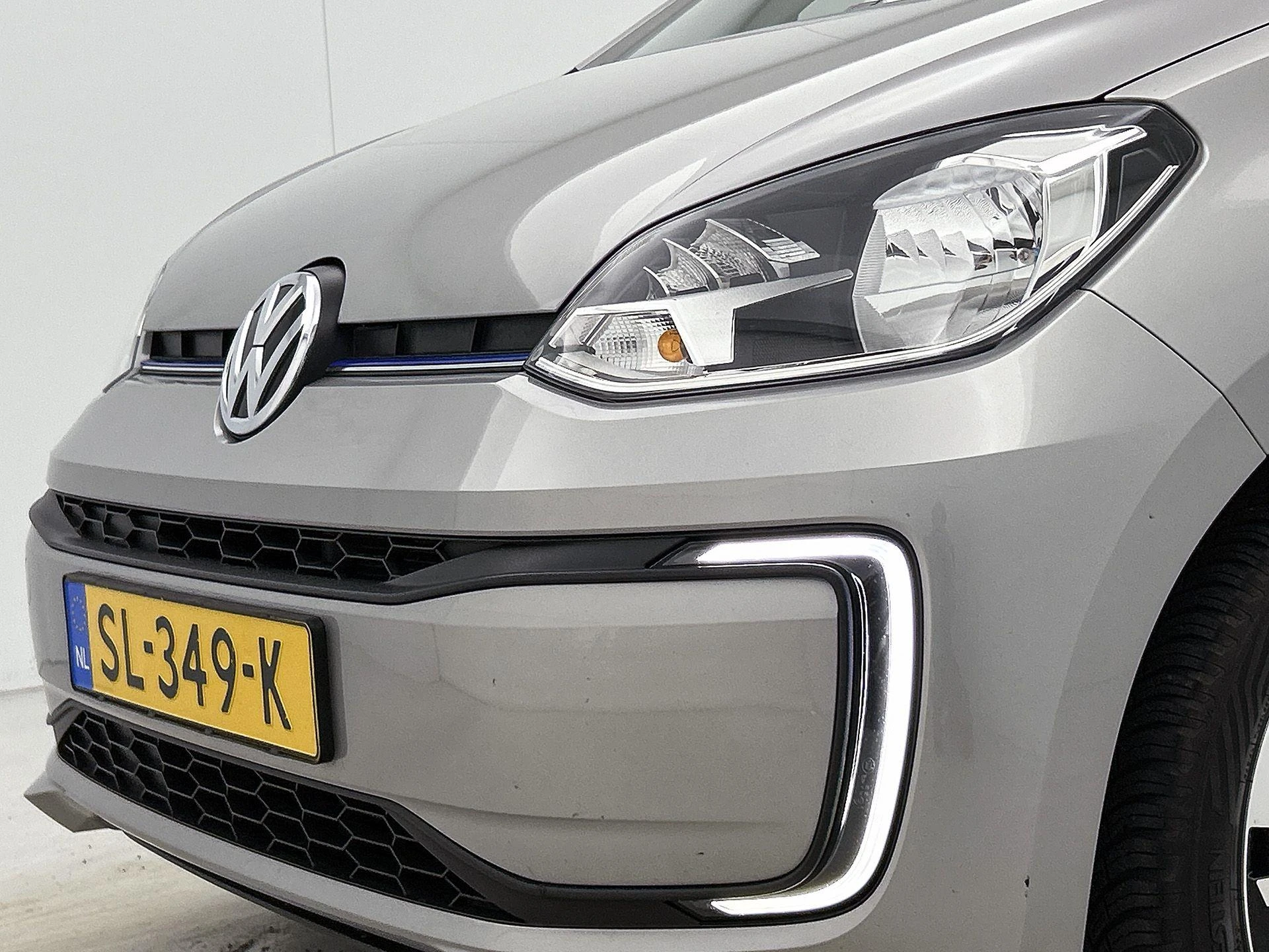 Volkswagen-e-up!-image-18