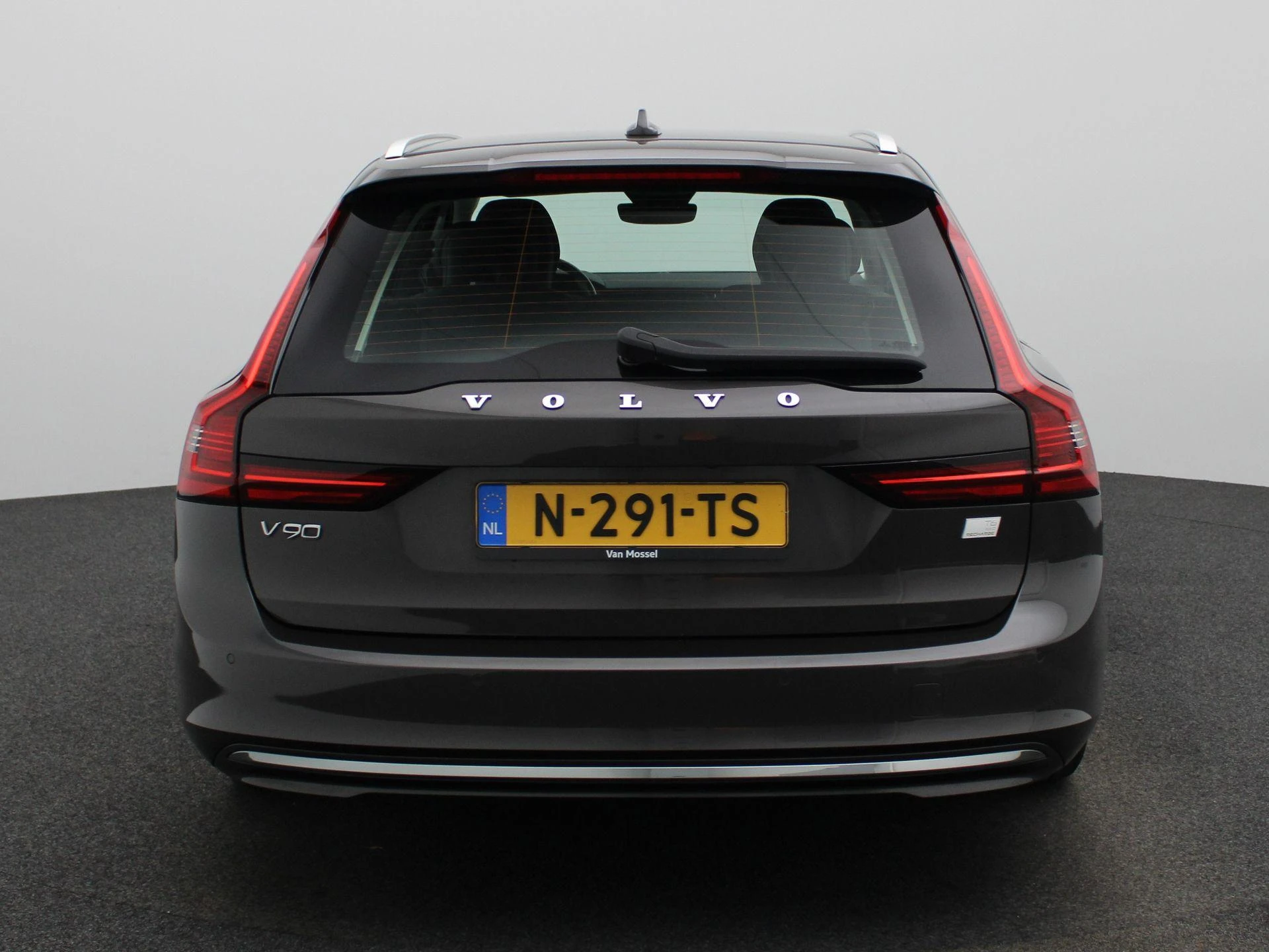 Volvo-V90-image-4