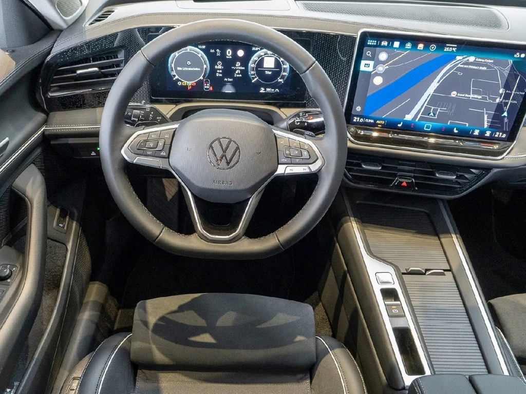 Volkswagen-Passat-image-11