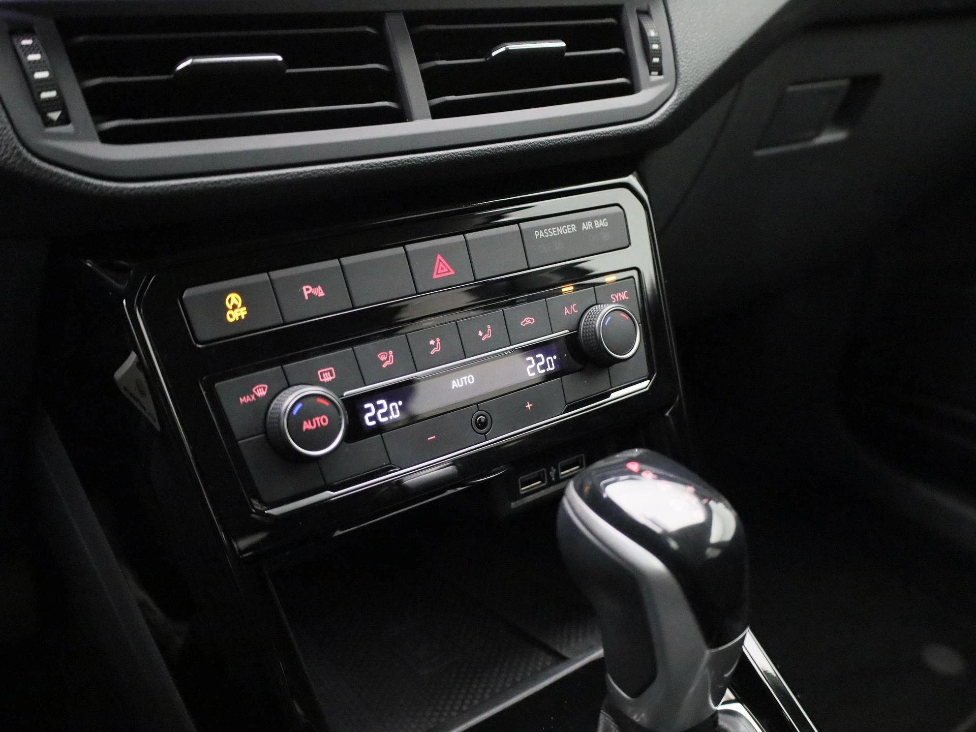 Volkswagen-T-Cross-image-15