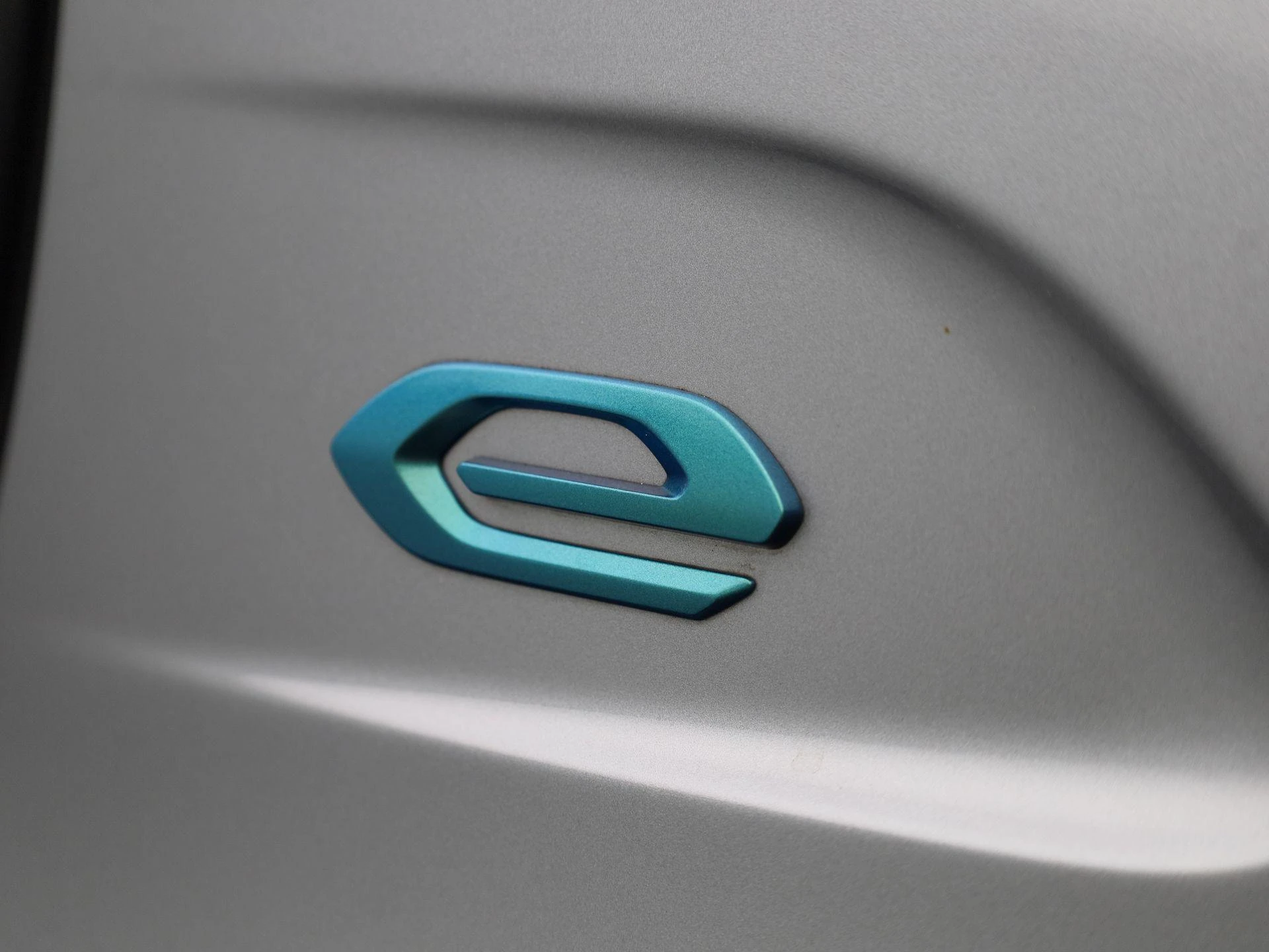 Peugeot-e-208-image-13