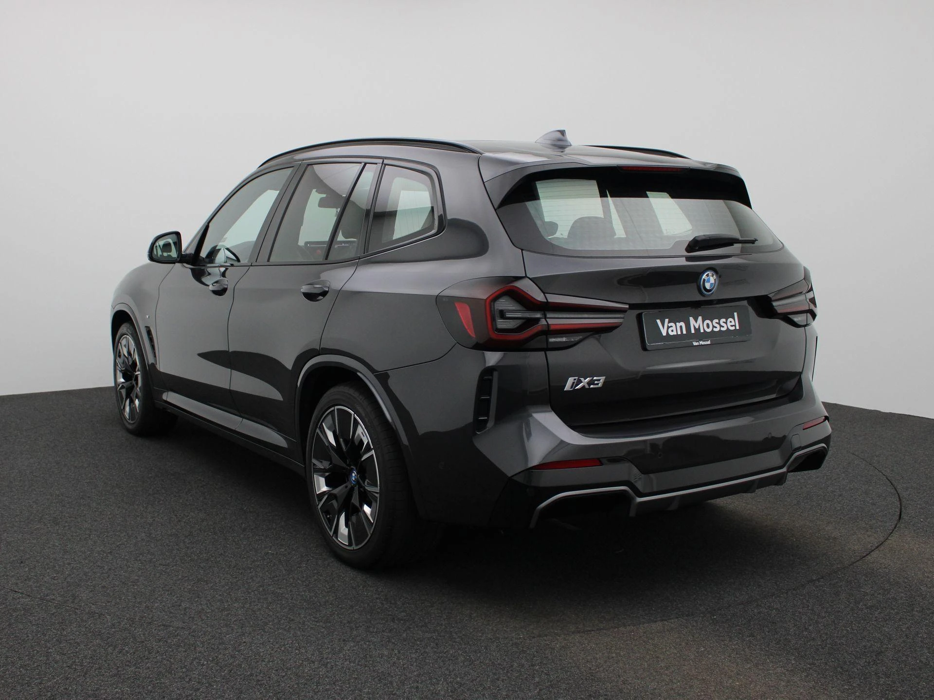 BMW-iX3-image-1