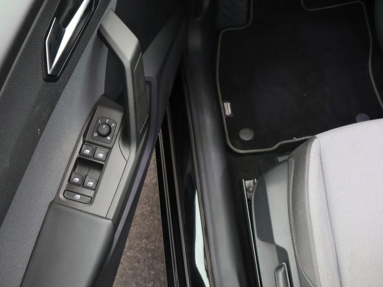 SEAT-Leon-image-19