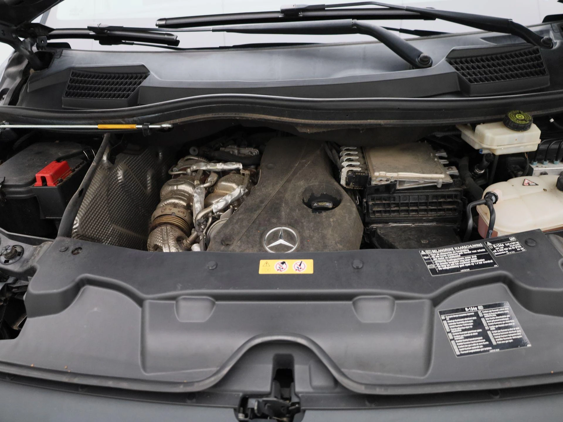 Mercedes-Benz-Vito-image-29