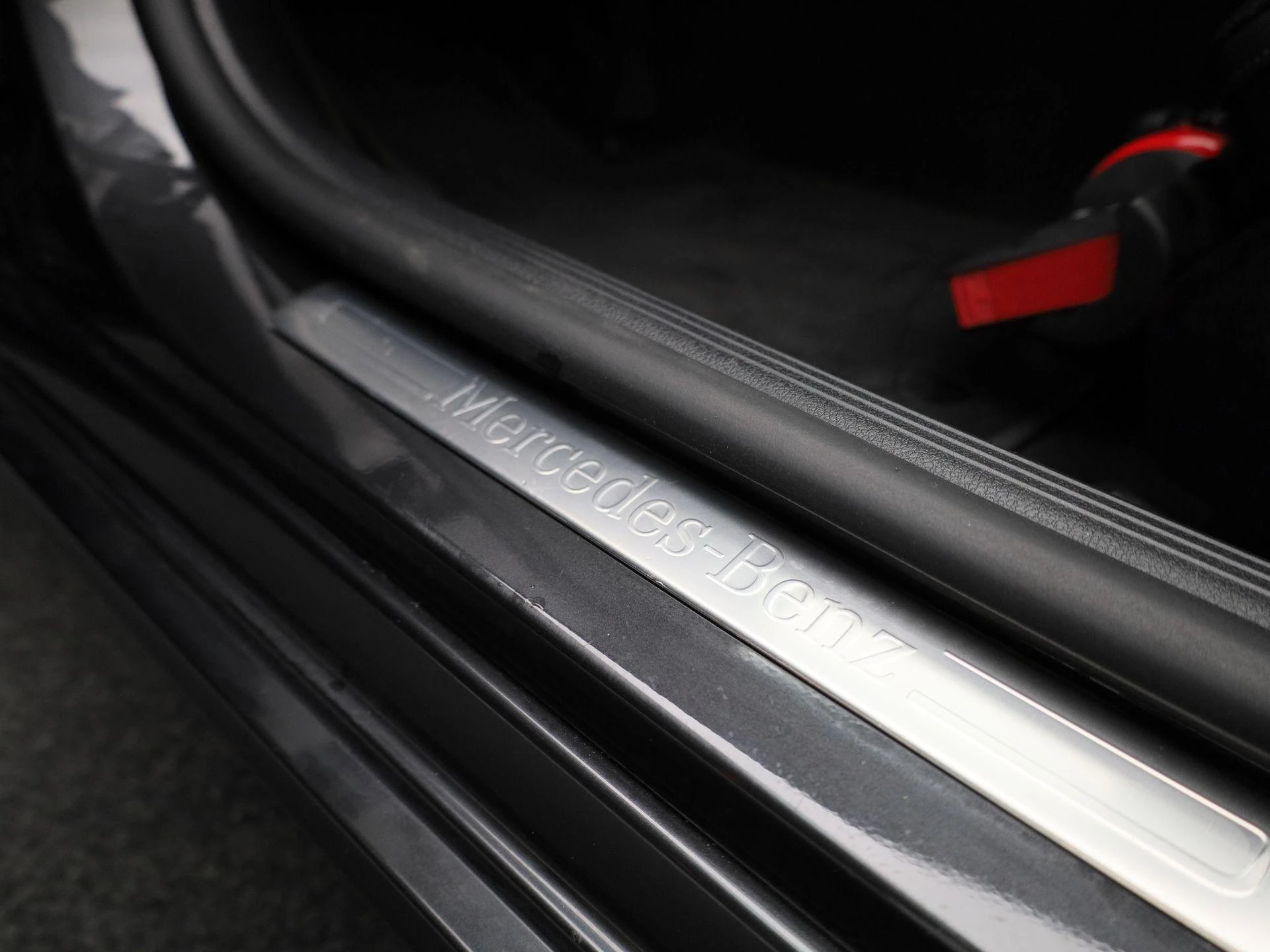 Mercedes-Benz-C-Klasse-image-32