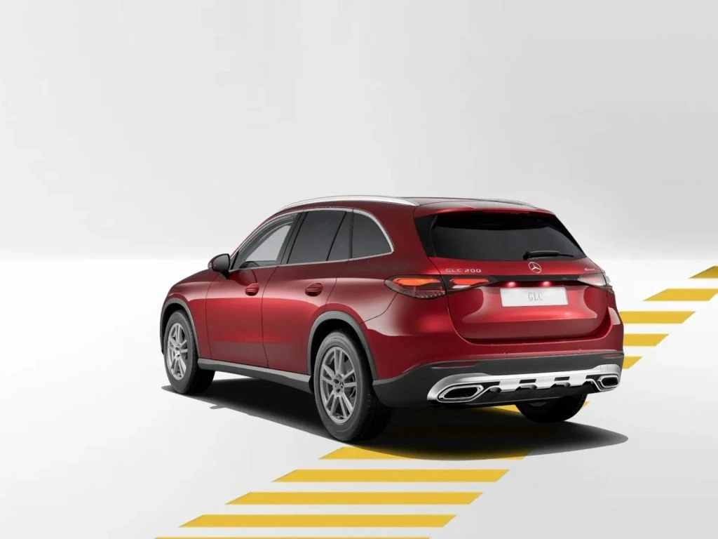 Mercedes-Benz-GLC 200-image-4