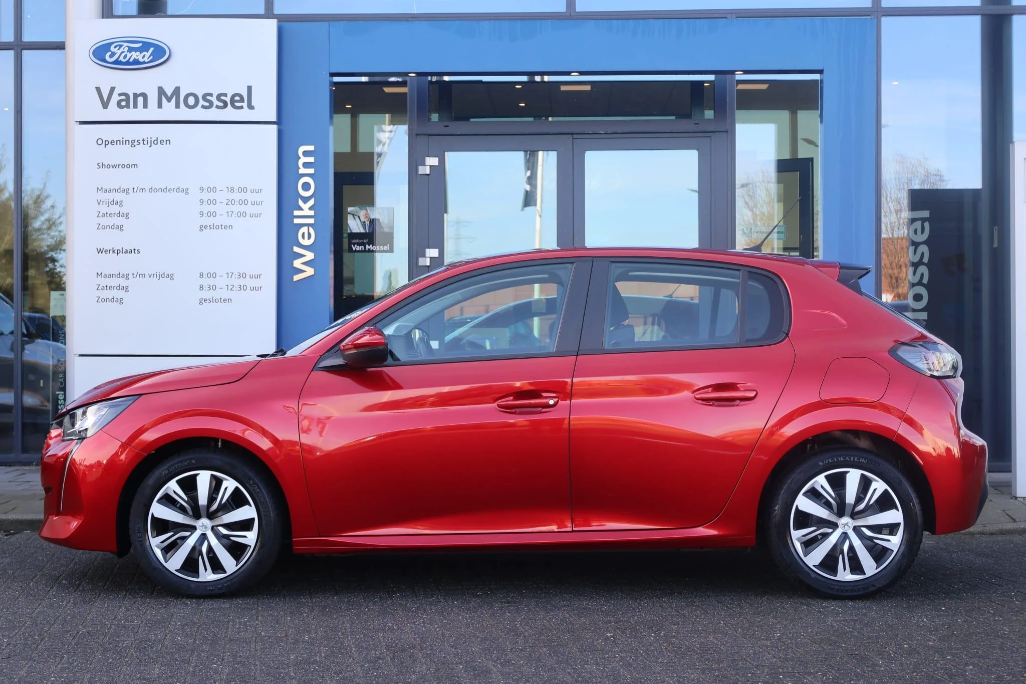Peugeot-208-image-2