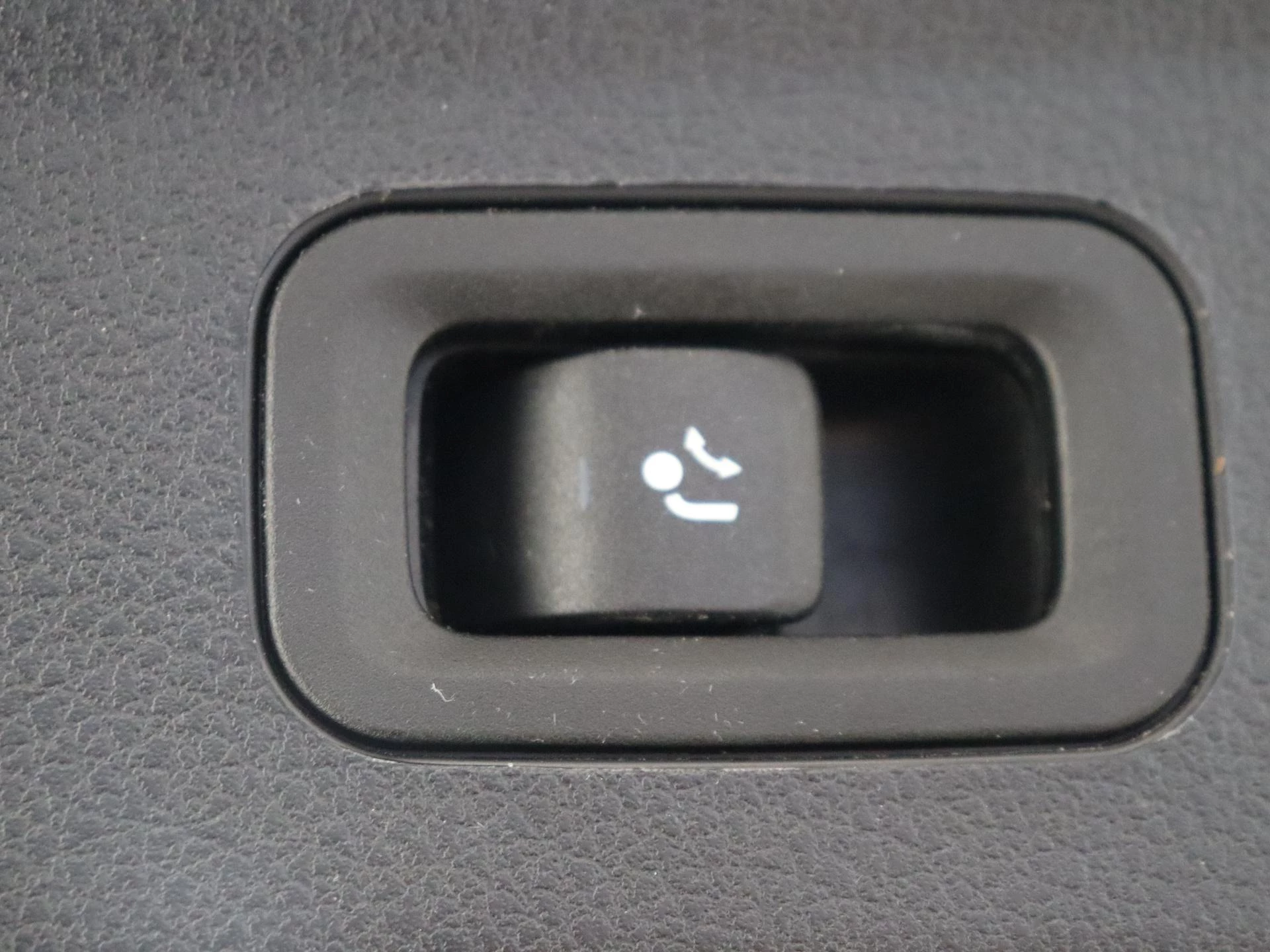 Mercedes-Benz-GLE-image-32