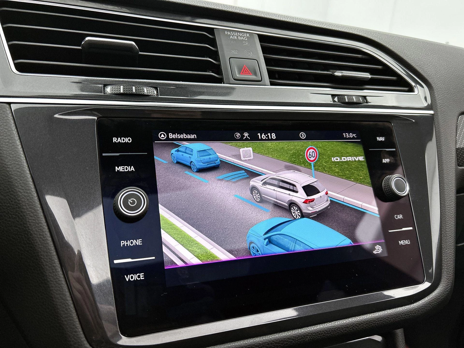 Volkswagen-Tiguan-image-11