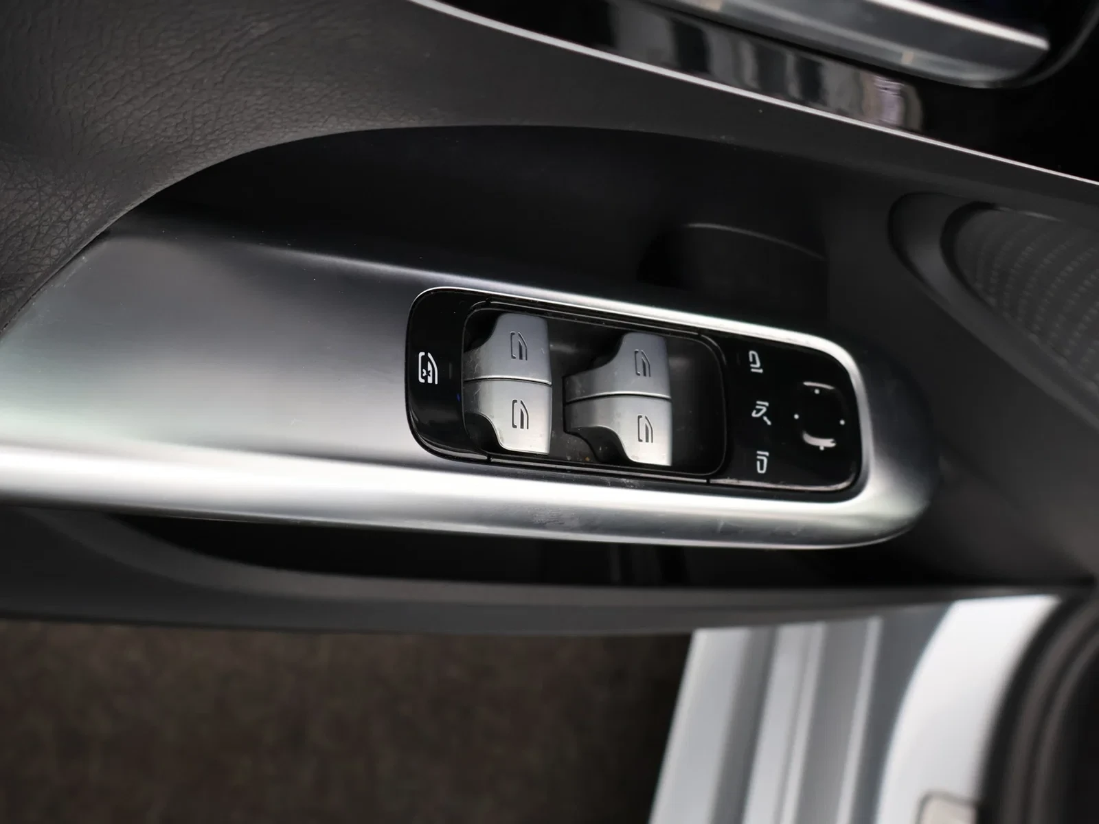 Mercedes-Benz Classe C Classe SW PHEV (S206) Break 300e PHEV AMG Line 313PK *AUTOMAAT*PANODAK*TREKHAAK*LEDER*CAMERA*PDC*NAV*APP-CONNECT*...*