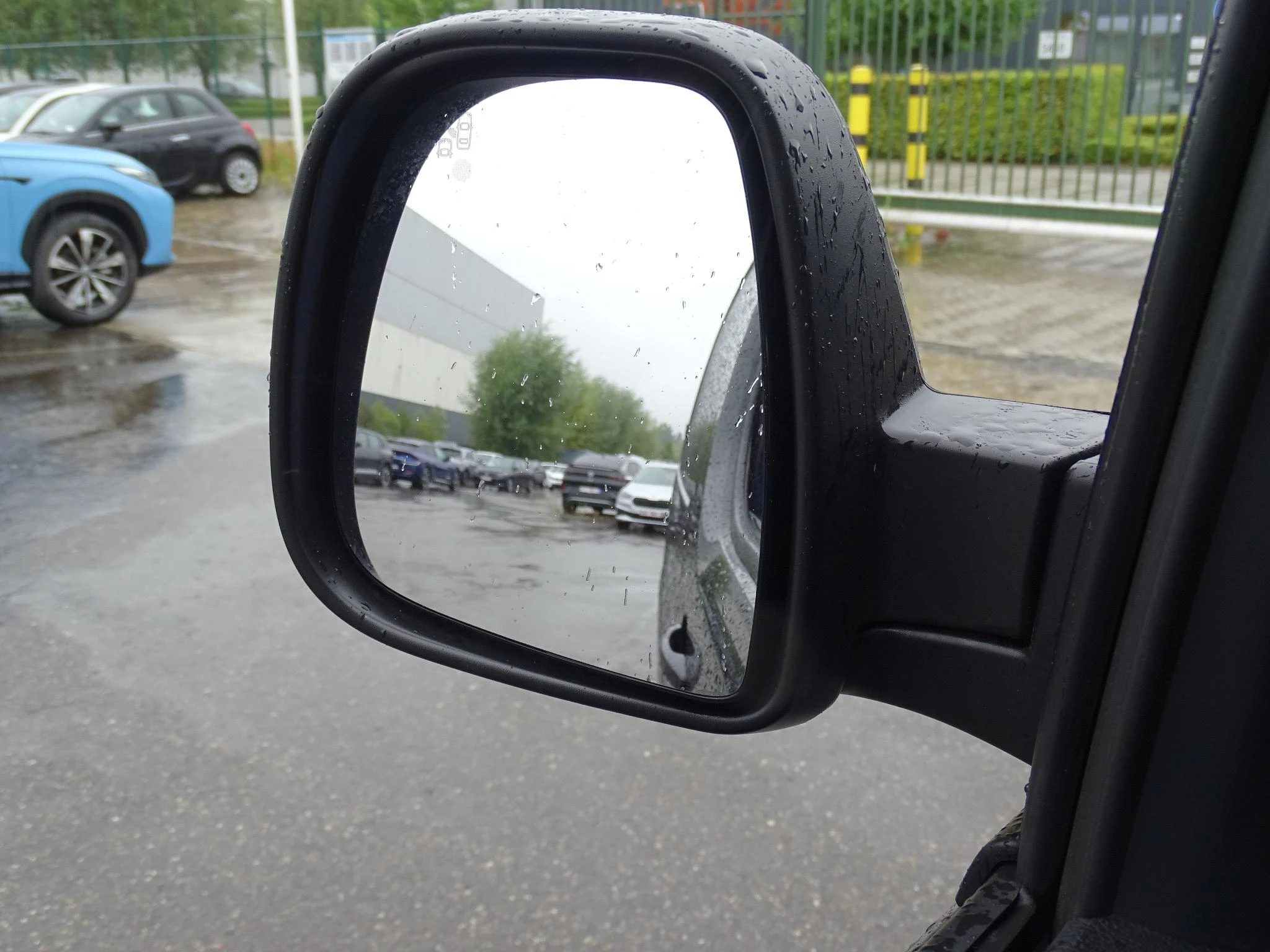 Opel-Vivaro-image-21