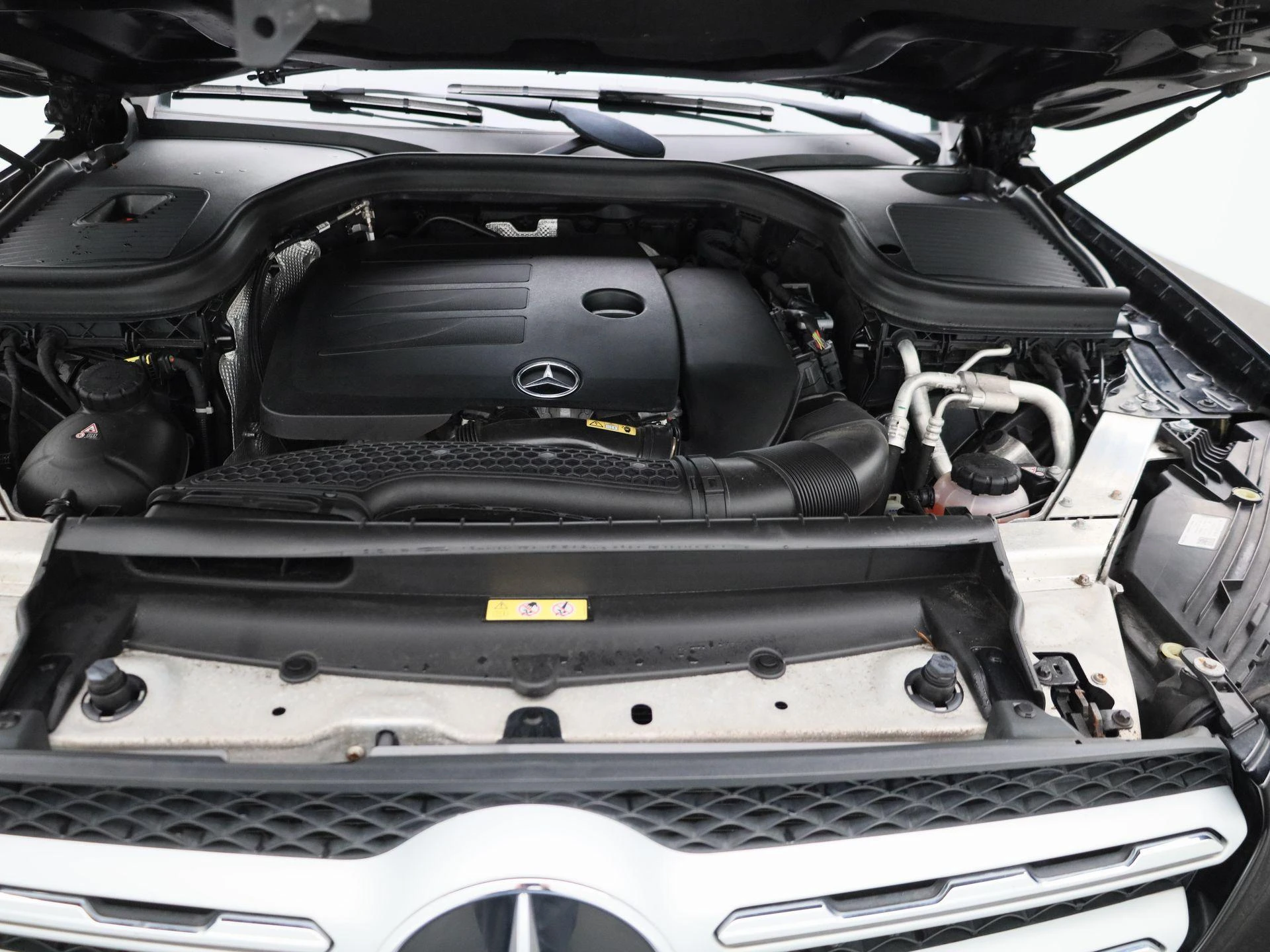 Mercedes-Benz-GLC-image-34