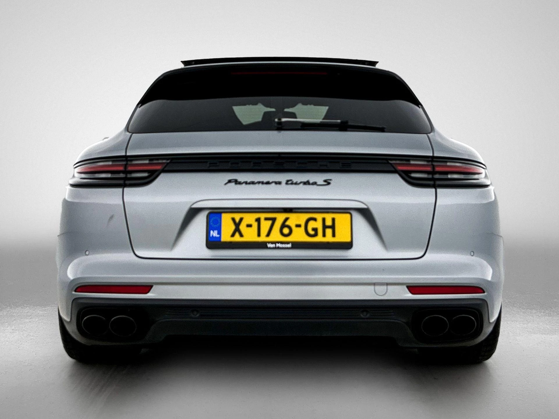 Porsche-Panamera-image-2
