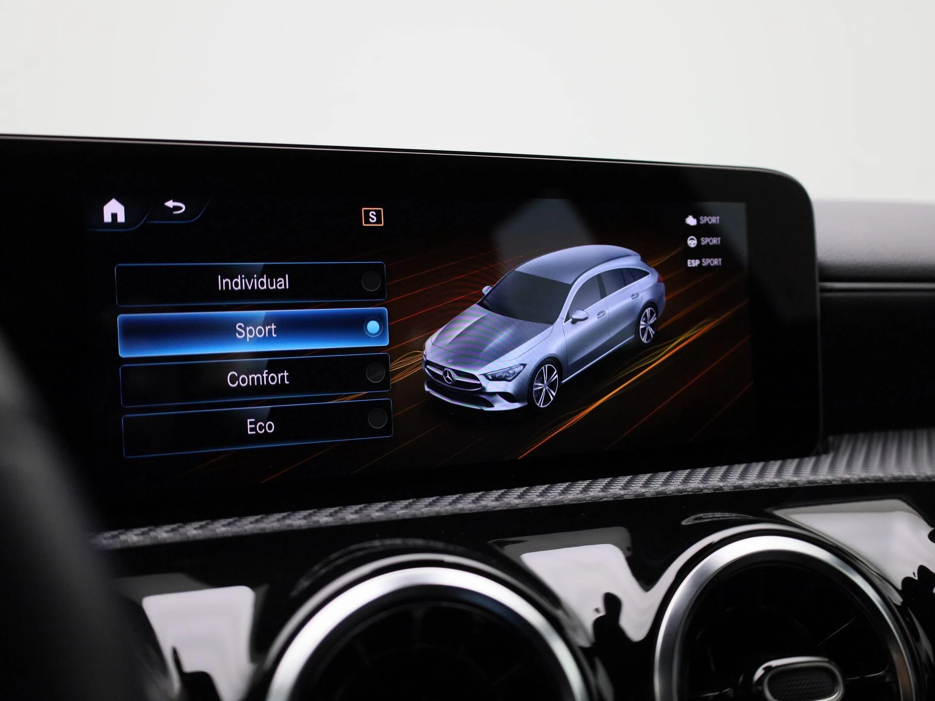 Mercedes-Benz-CLA-image-19