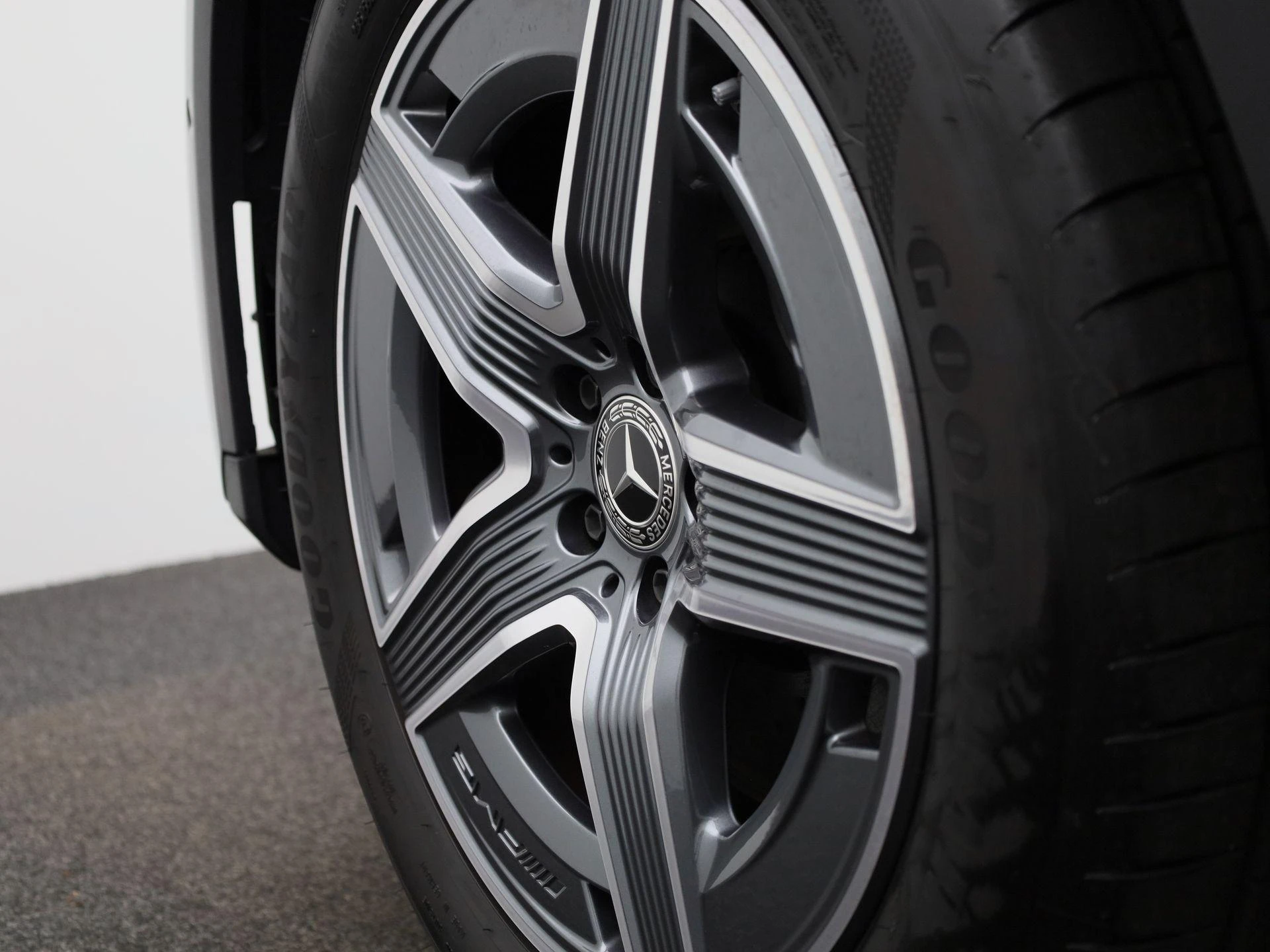Mercedes-Benz-GLC-image-44