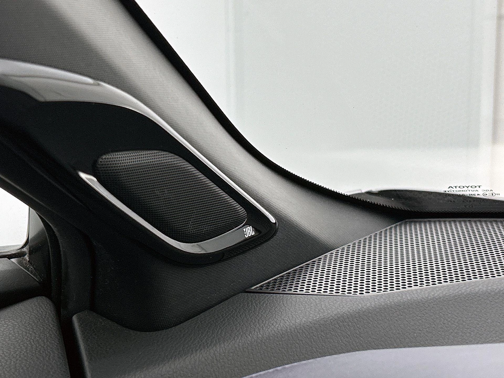 Toyota-C-HR-image-15