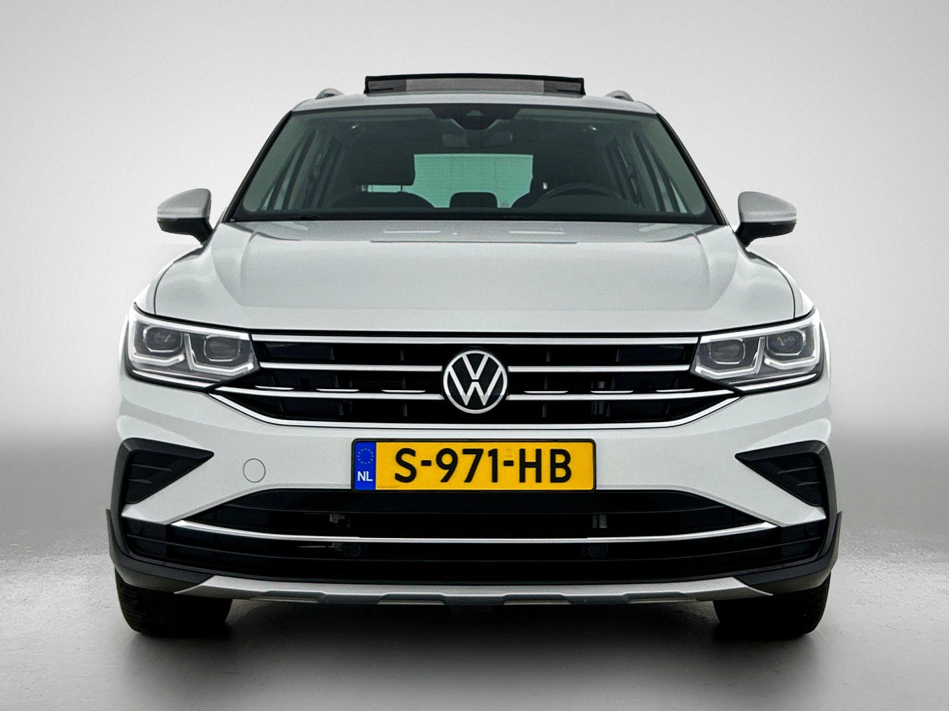 Volkswagen-Tiguan-image-4