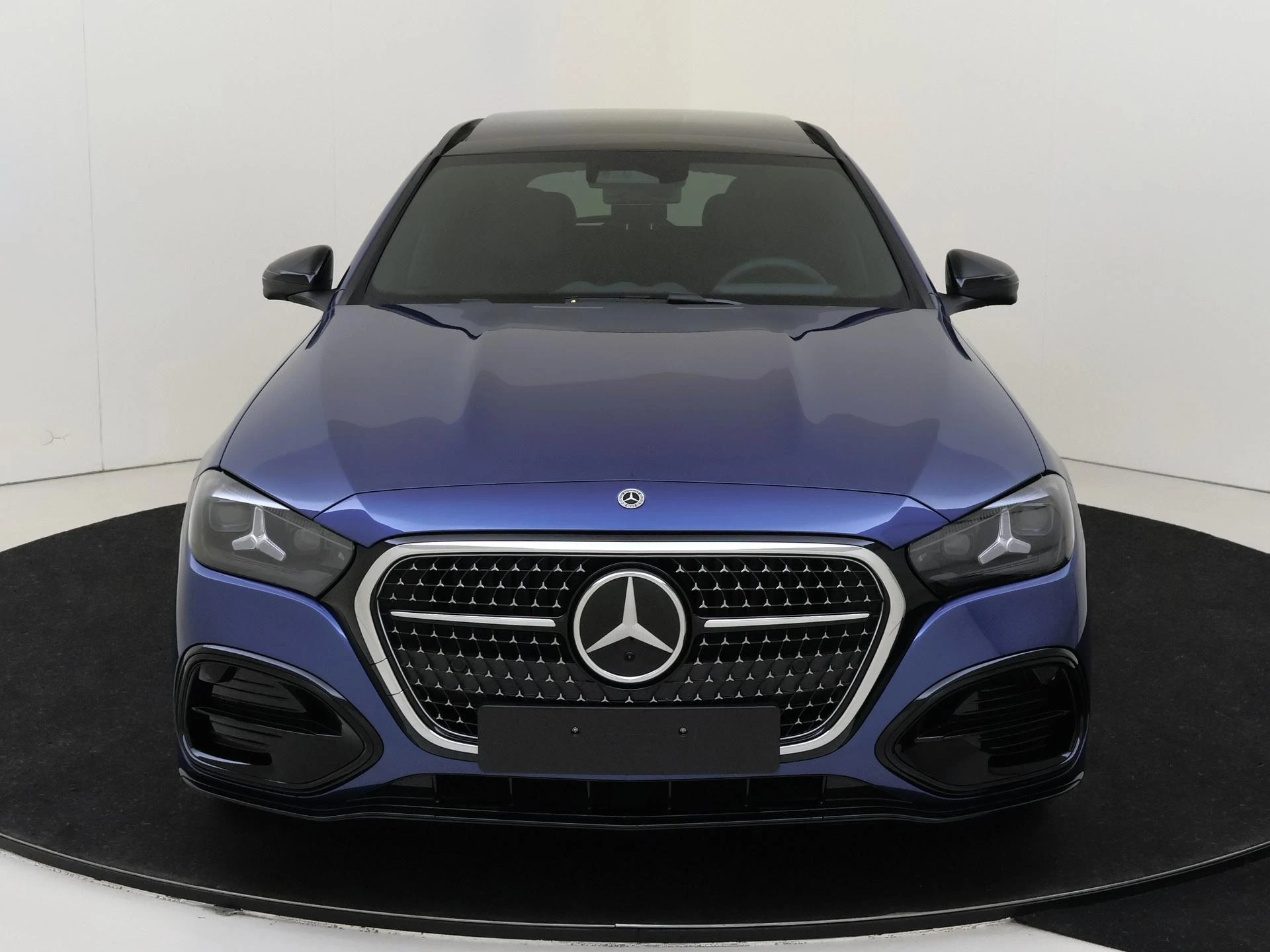 Mercedes-Benz-C-Klasse-image-5