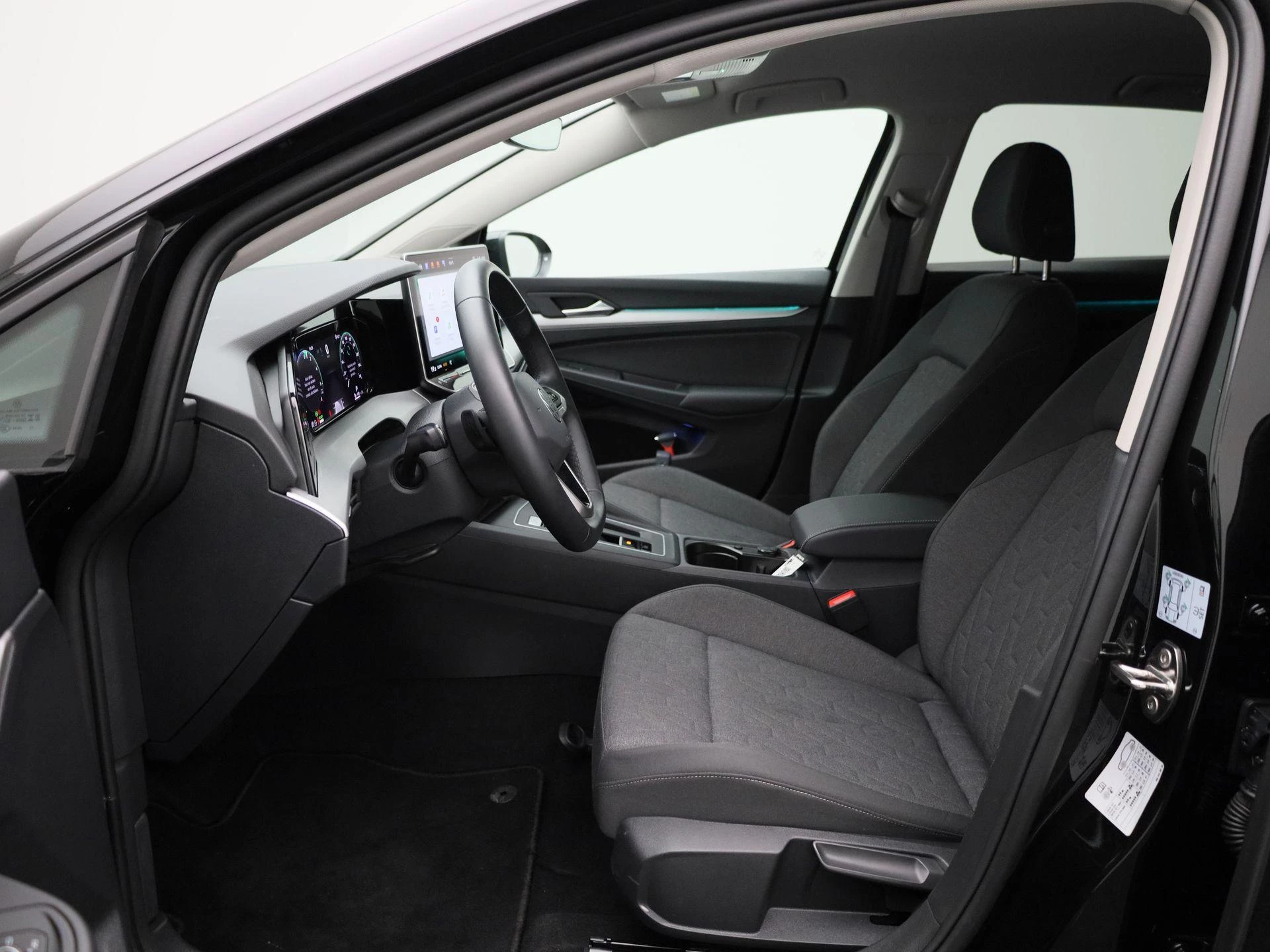 Volkswagen-Golf-image-8