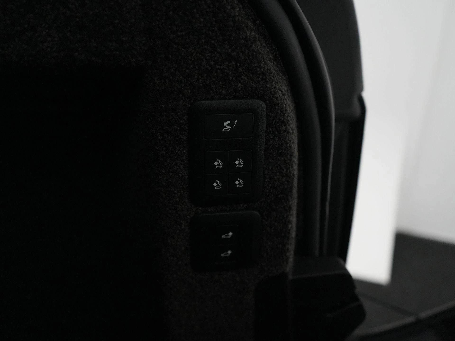 Land Rover-Range Rover-image-50