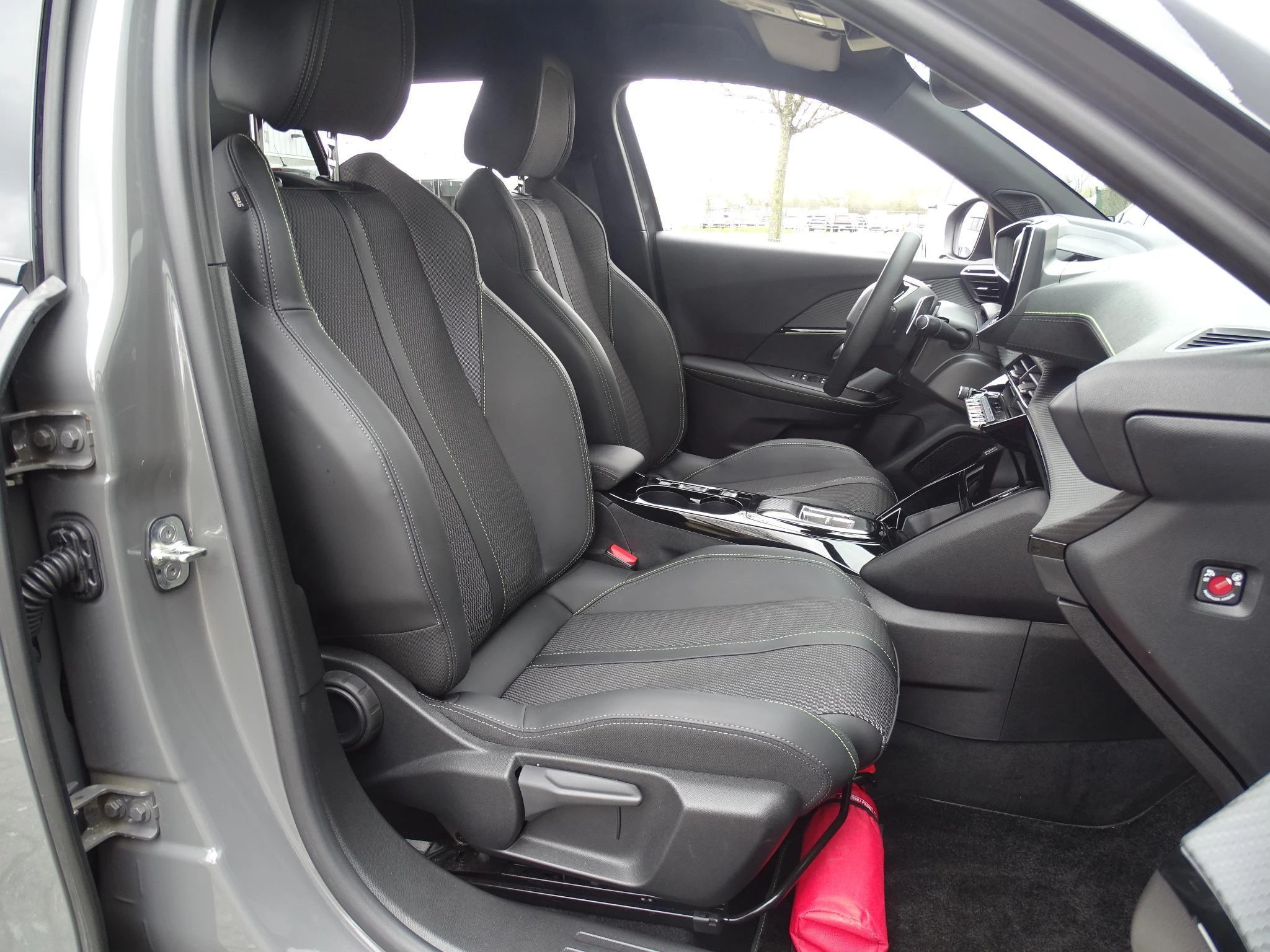 Peugeot-2008-image-12