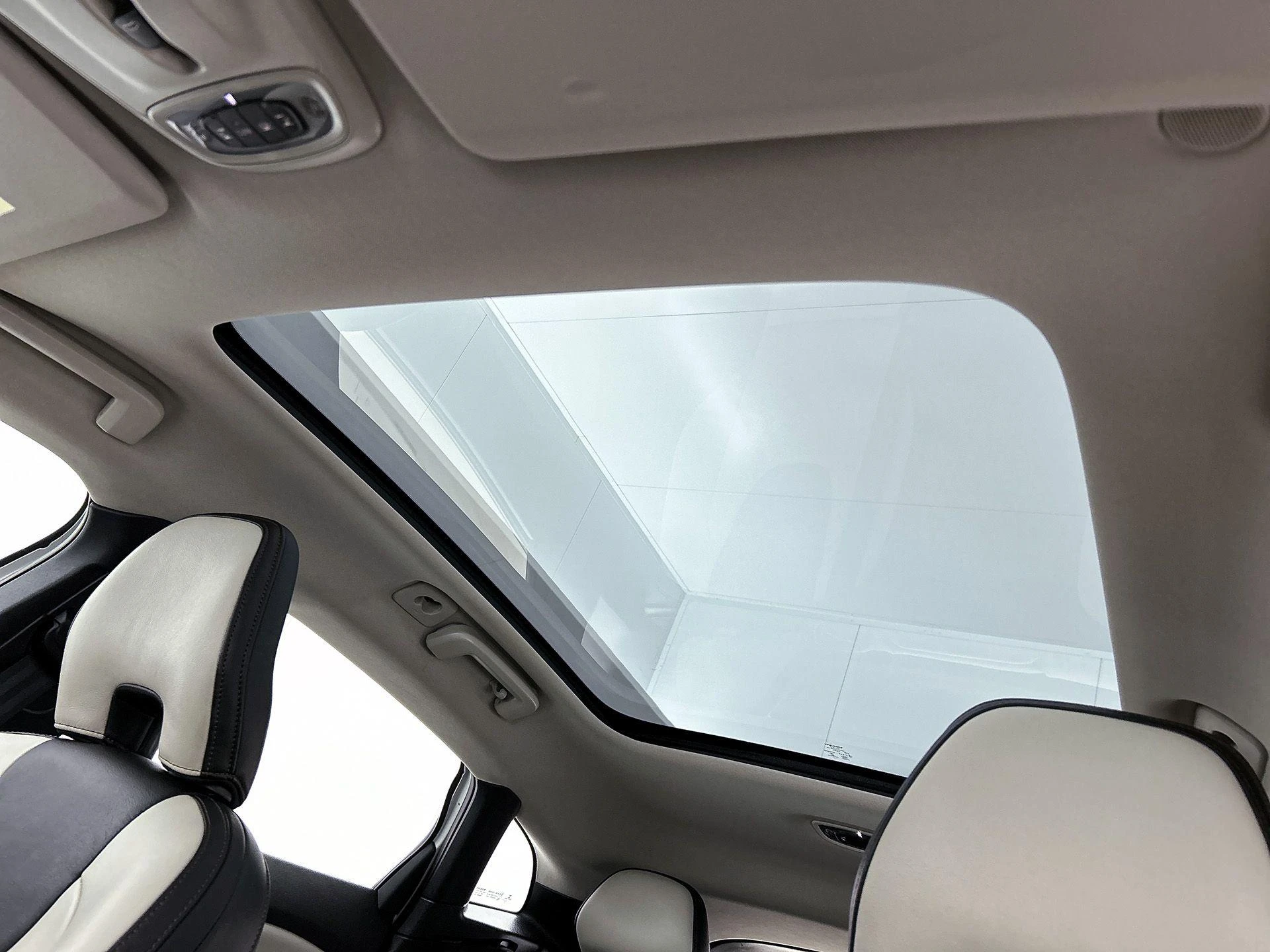Volvo-V40-image-29