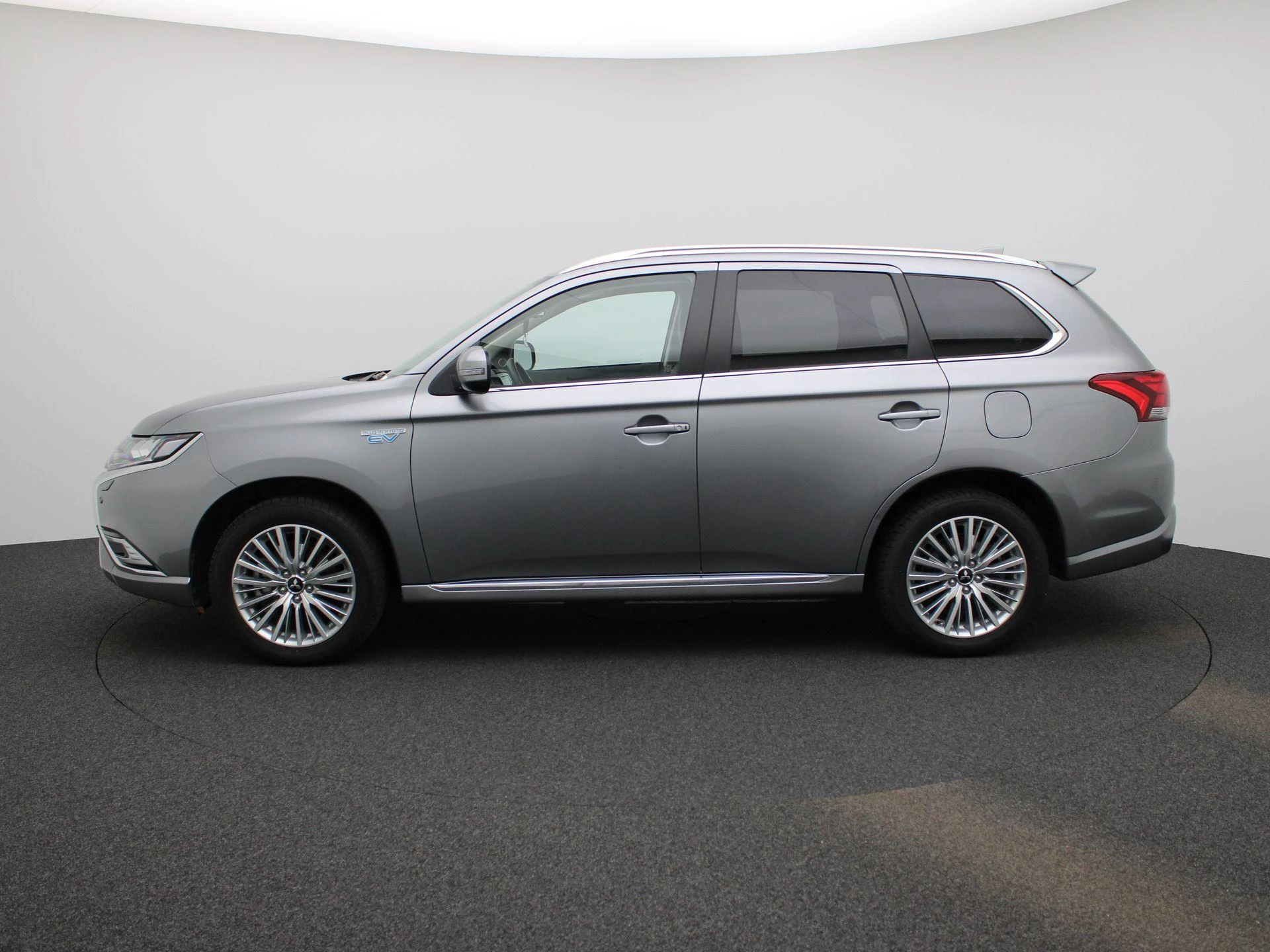 Mitsubishi-Outlander-image-3