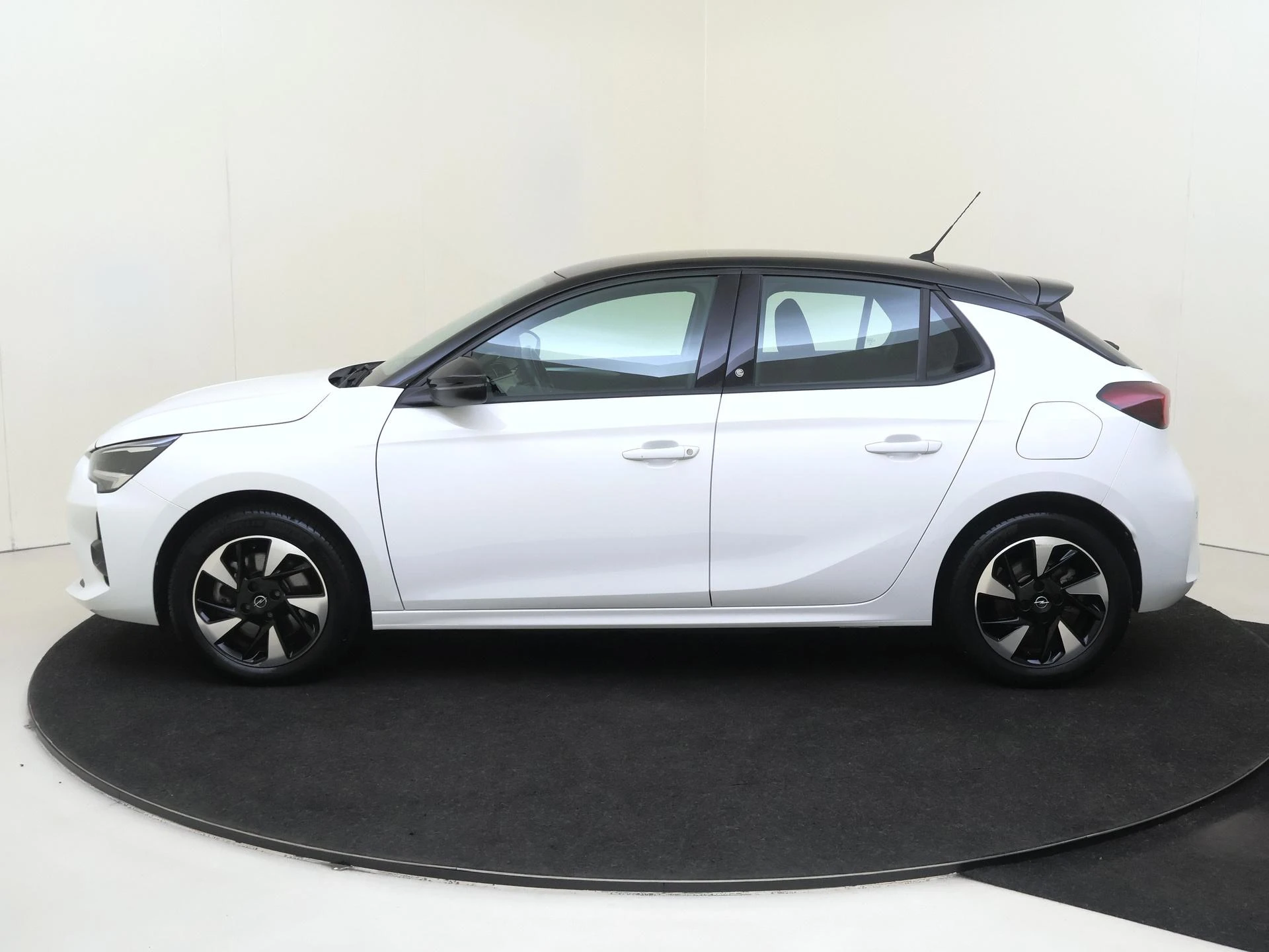 Opel-Corsa-e-image-7
