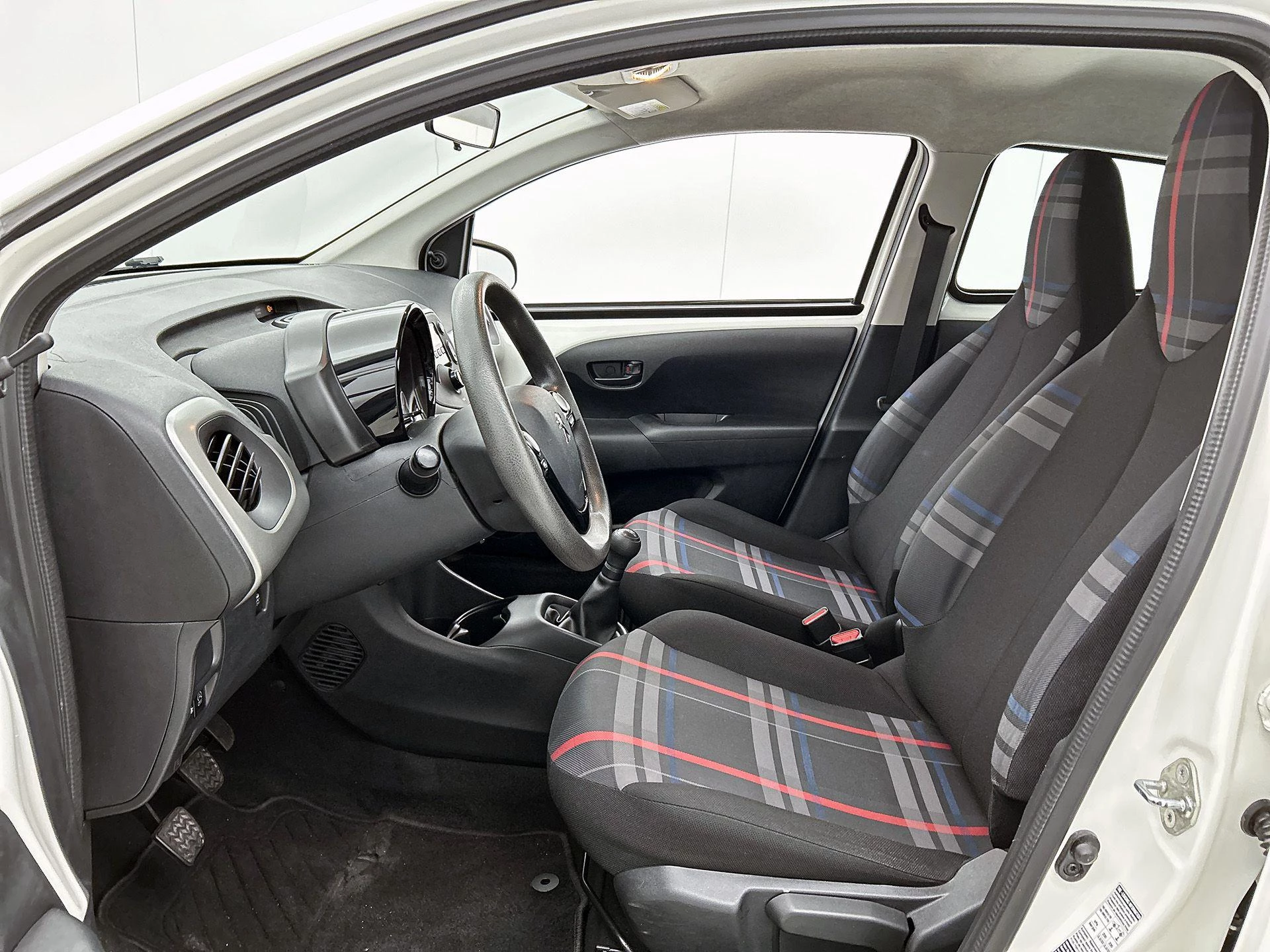 Peugeot-108-image-21