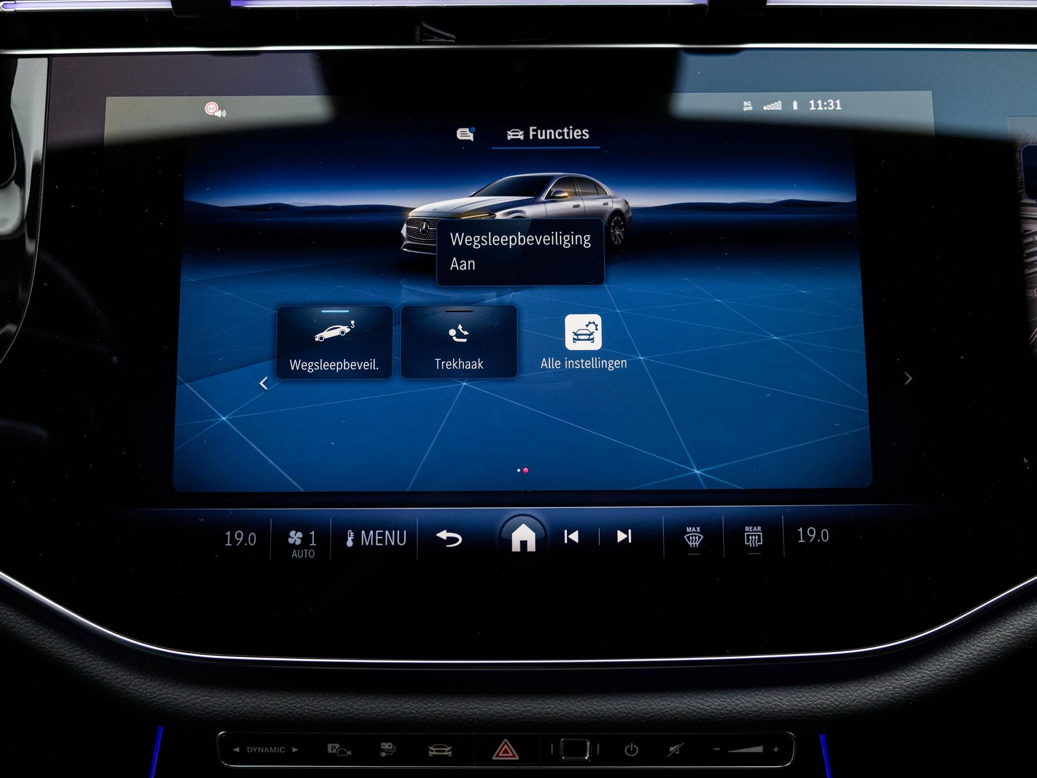 Mercedes-Benz-E-Klasse-image-39