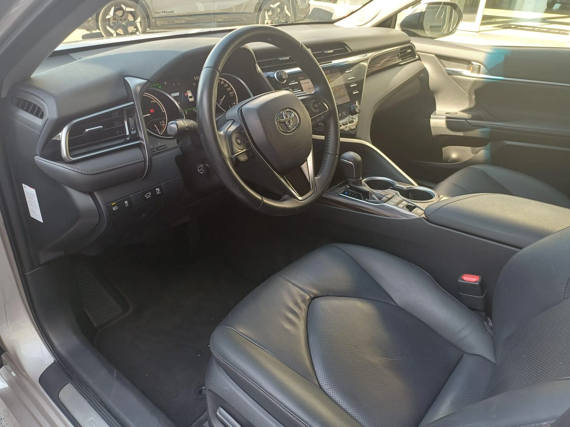 Toyota Camry 2.5 Hybrid Camry E-CVT