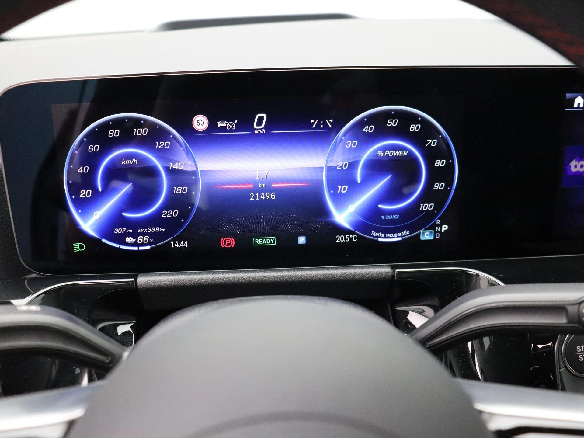 Mercedes-Benz EQA 250+ Star Edition + PANO + TREKHAAK + BURMESTER + HEAD UP +