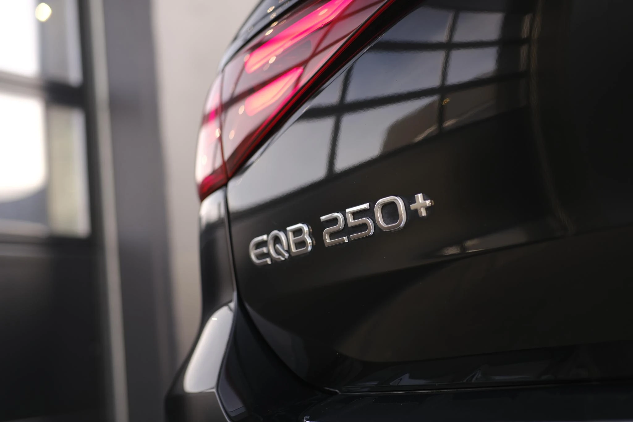 Mercedes-Benz-EQB-image-8