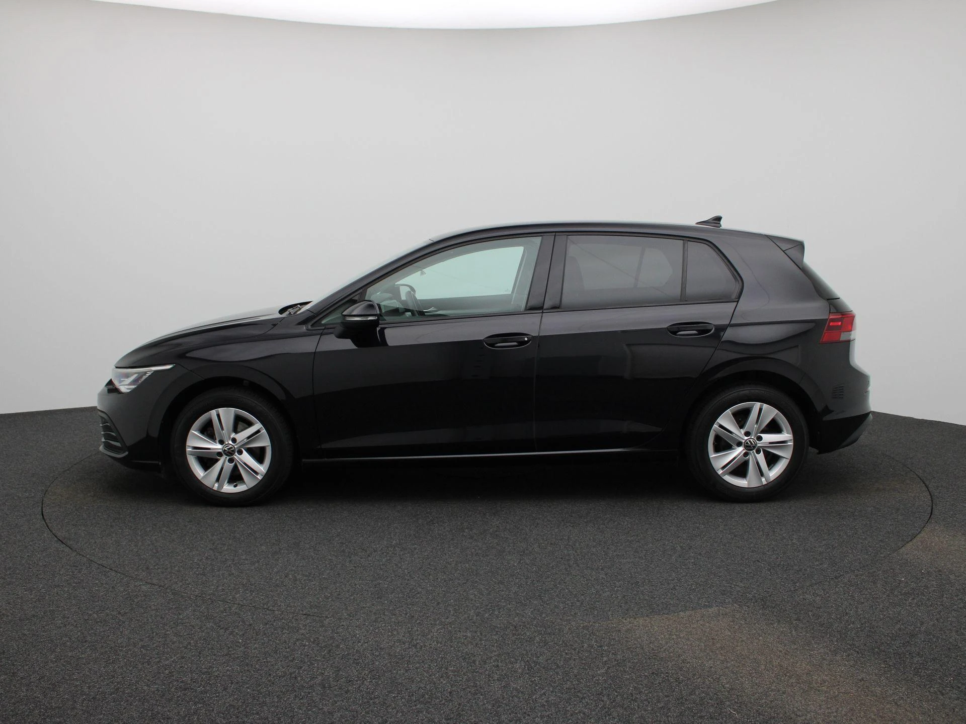 Volkswagen-Golf-image-4