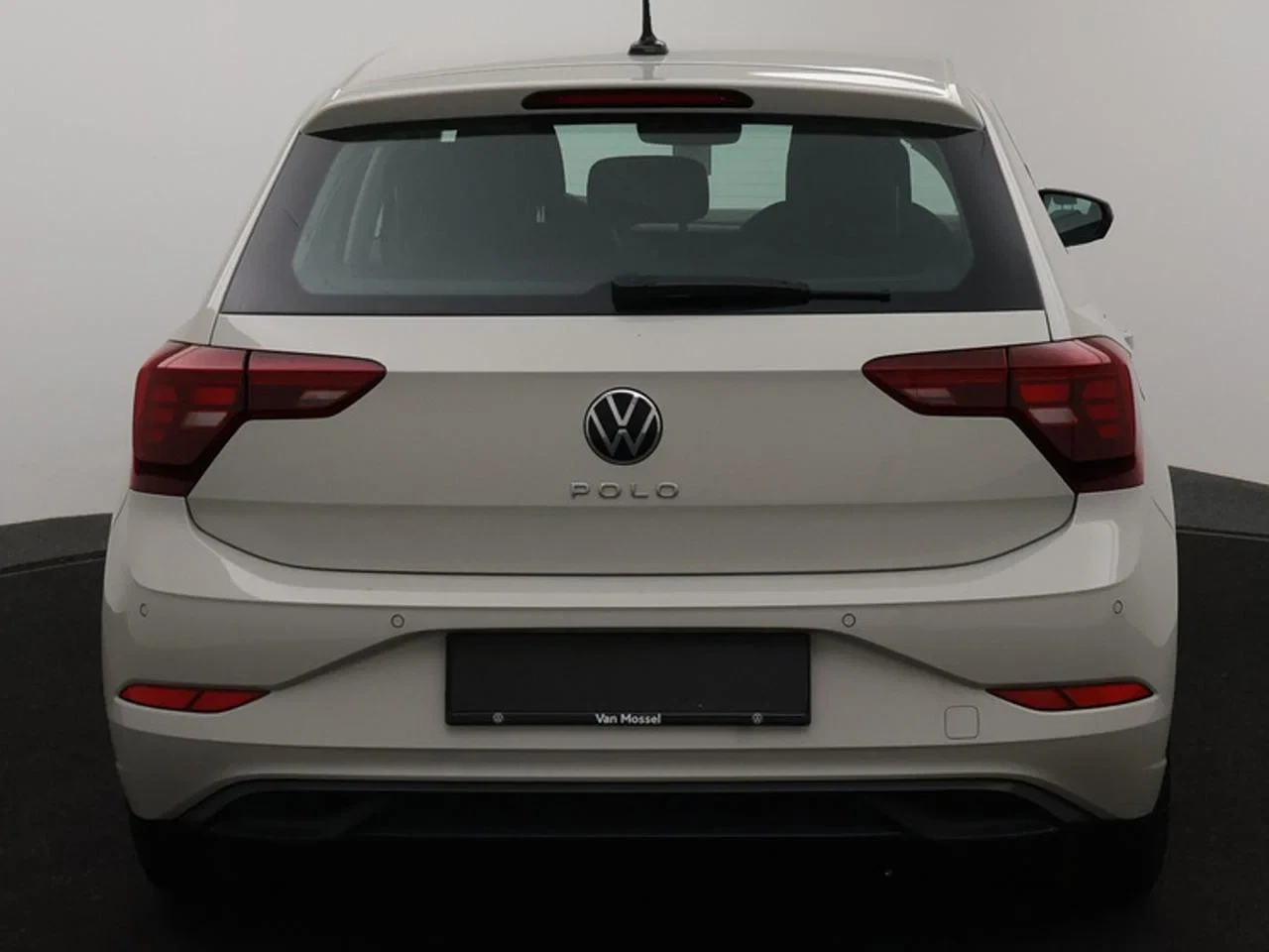 Volkswagen-Polo-image-24