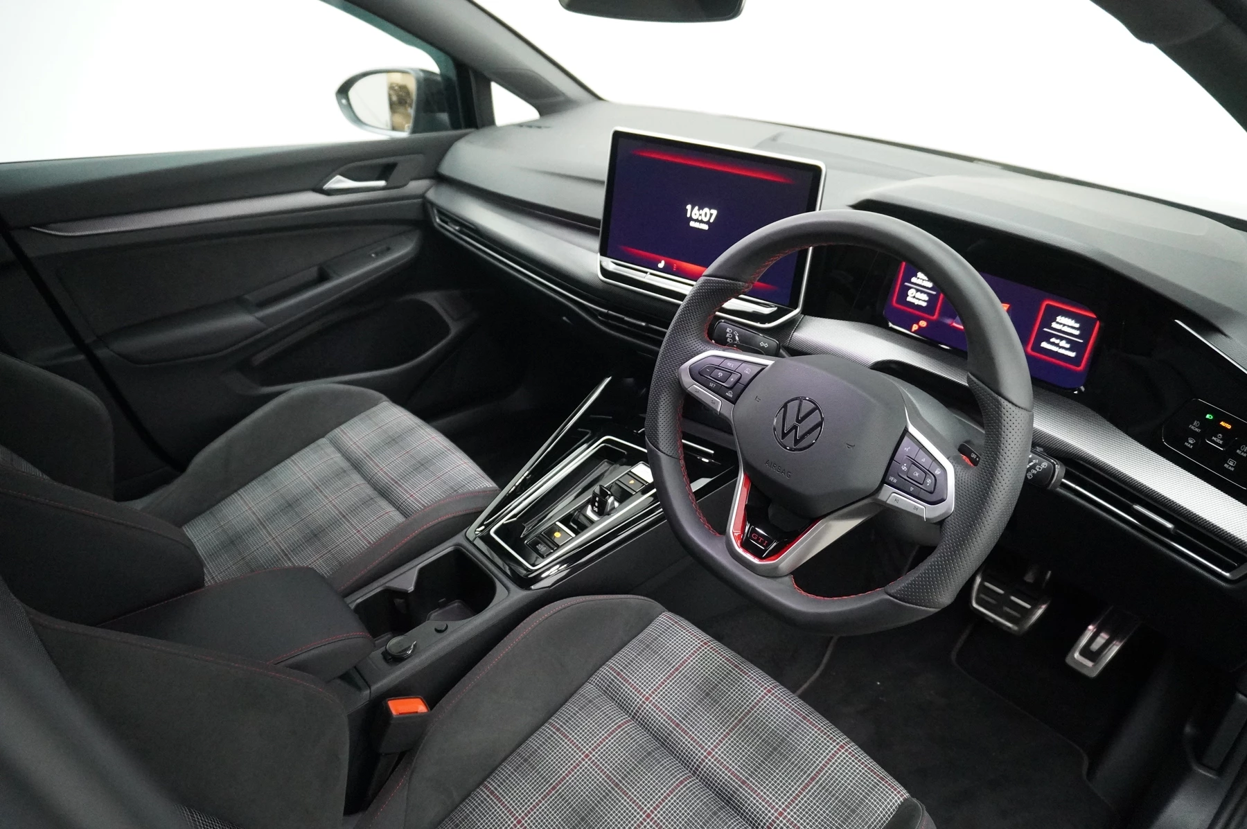 Volkswagen-Golf-image-5